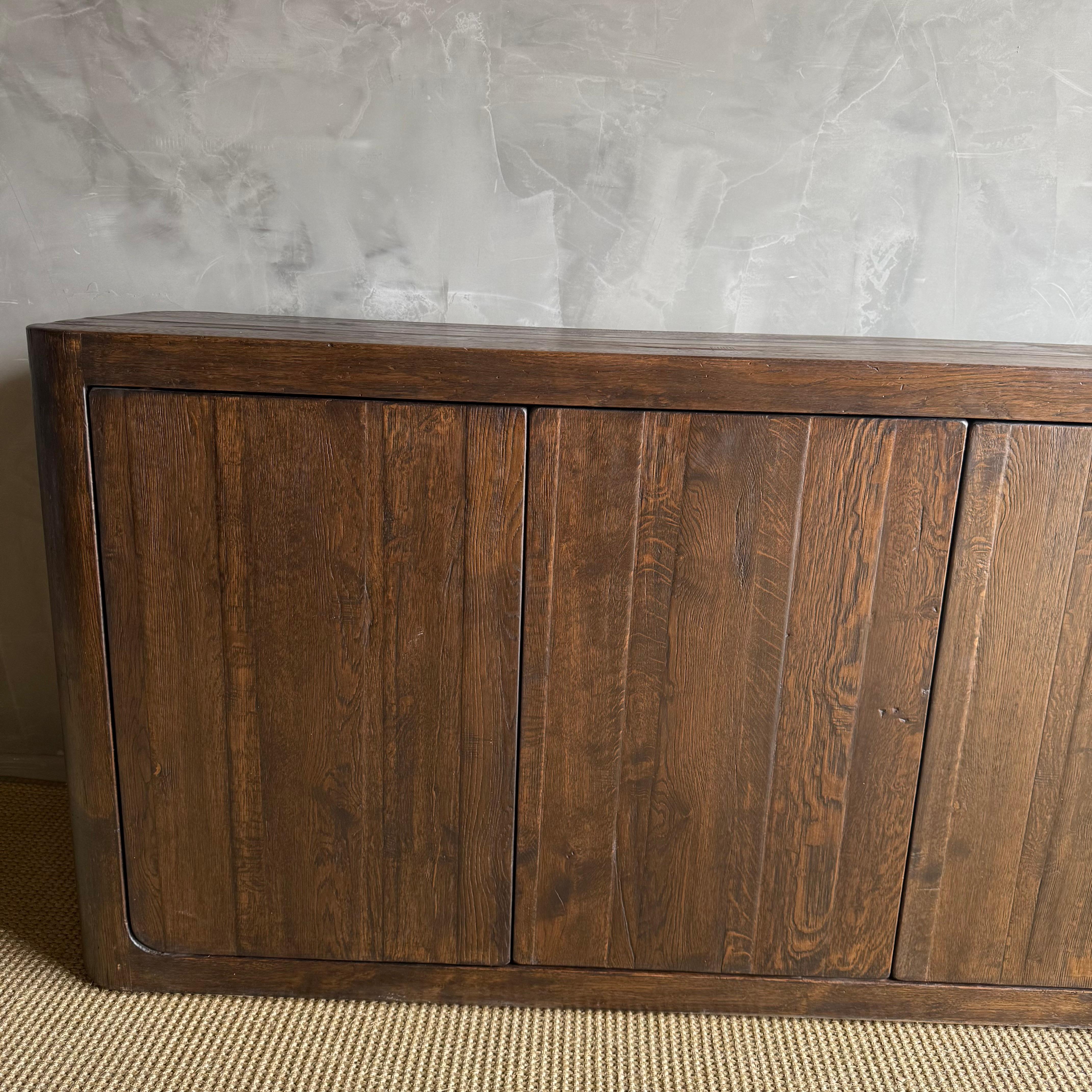 Quercia Credenza o mobile in Oak massiccio con ante ad apertura push to open in vendita