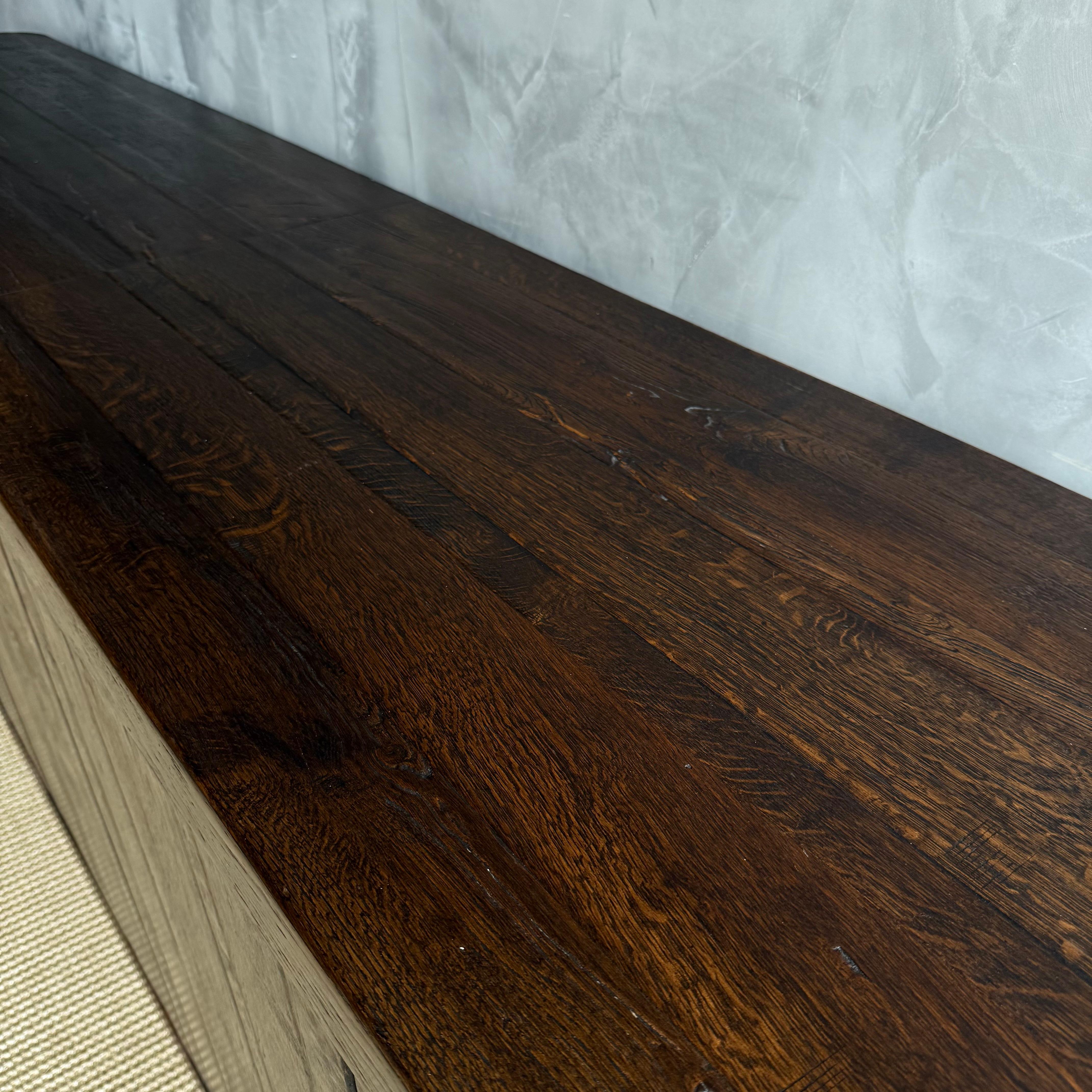 Credenza o mobile in Oak massiccio con ante ad apertura push to open in vendita 4