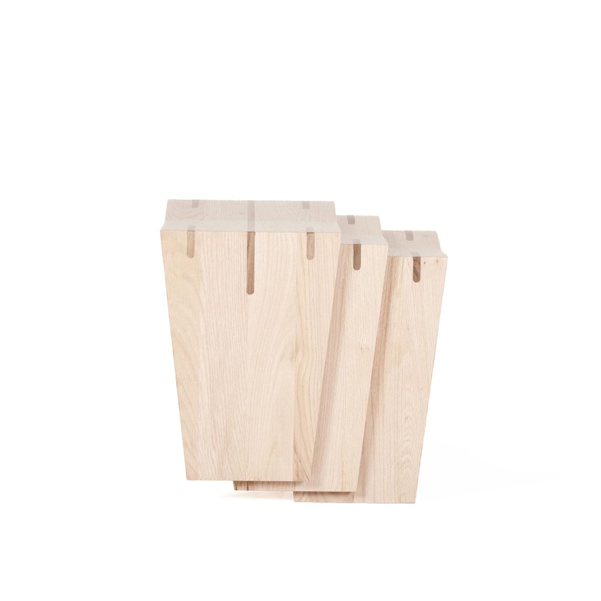 BRIDGE Series Minimal Solid Oak Stool Set

Crafted from solid block oak and reinforced with elegant walnut joinery, the BRIDGE series stools balance clean aesthetics with everyday functionality. Their ergonomic form makes them a lightweight yet