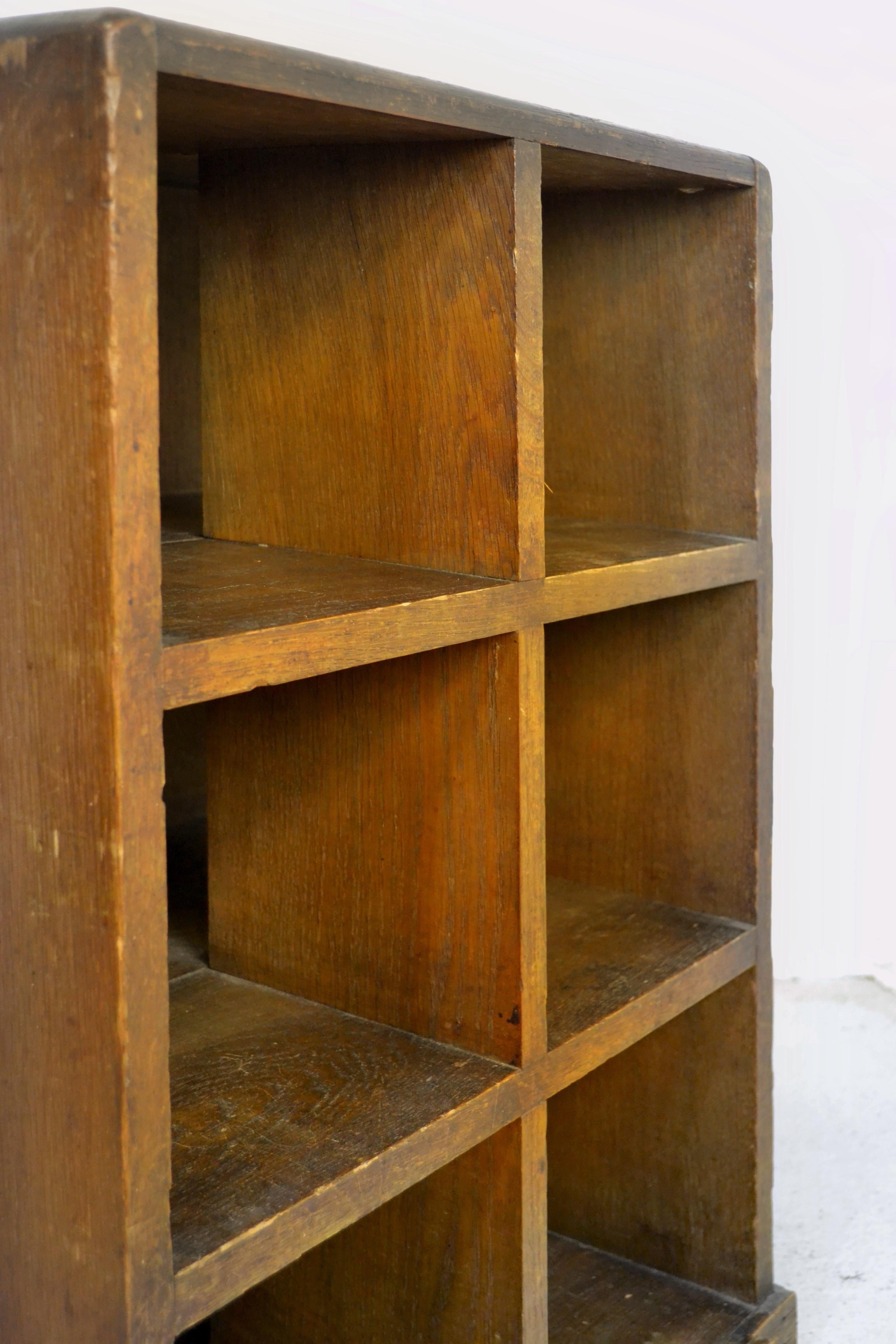 Contenitore in Oak massiccio, Francia, anni '30 In condizioni buone in vendita a SOTTEVILLE-LÈS-ROUEN, FR