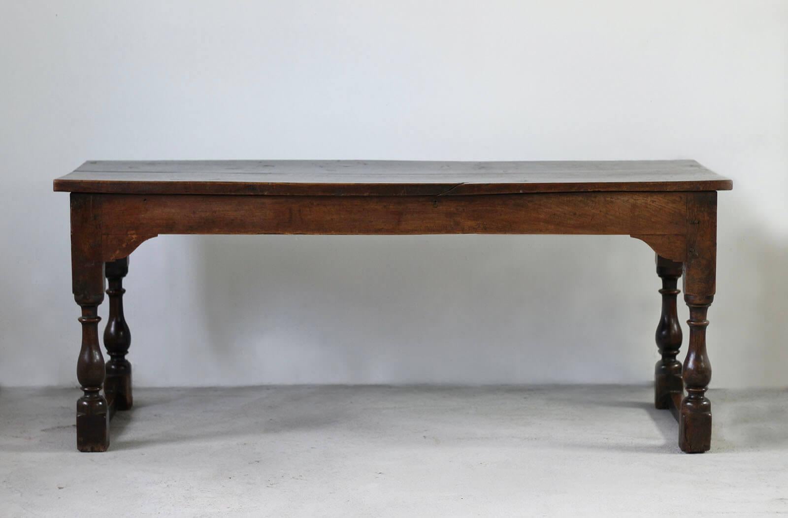 Massiver Eichenholztisch, ca. 19. Jahrhundert, rustikaler Stil, Vorbereitungs- oder Esstisch im Angebot 4
