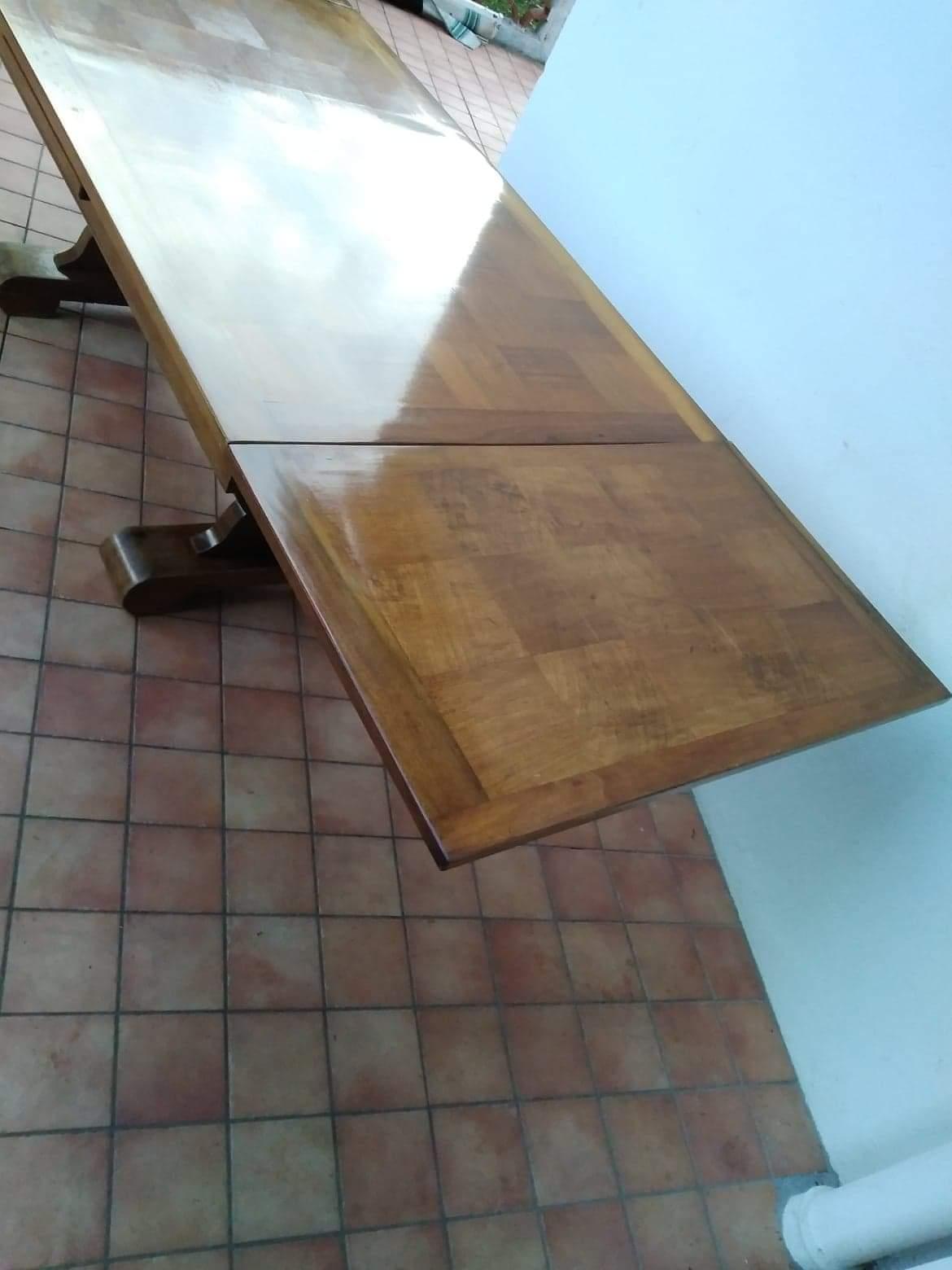 Solid oak table in the manner of Victor Courtray In Fair Condition For Sale In TARBES, FR