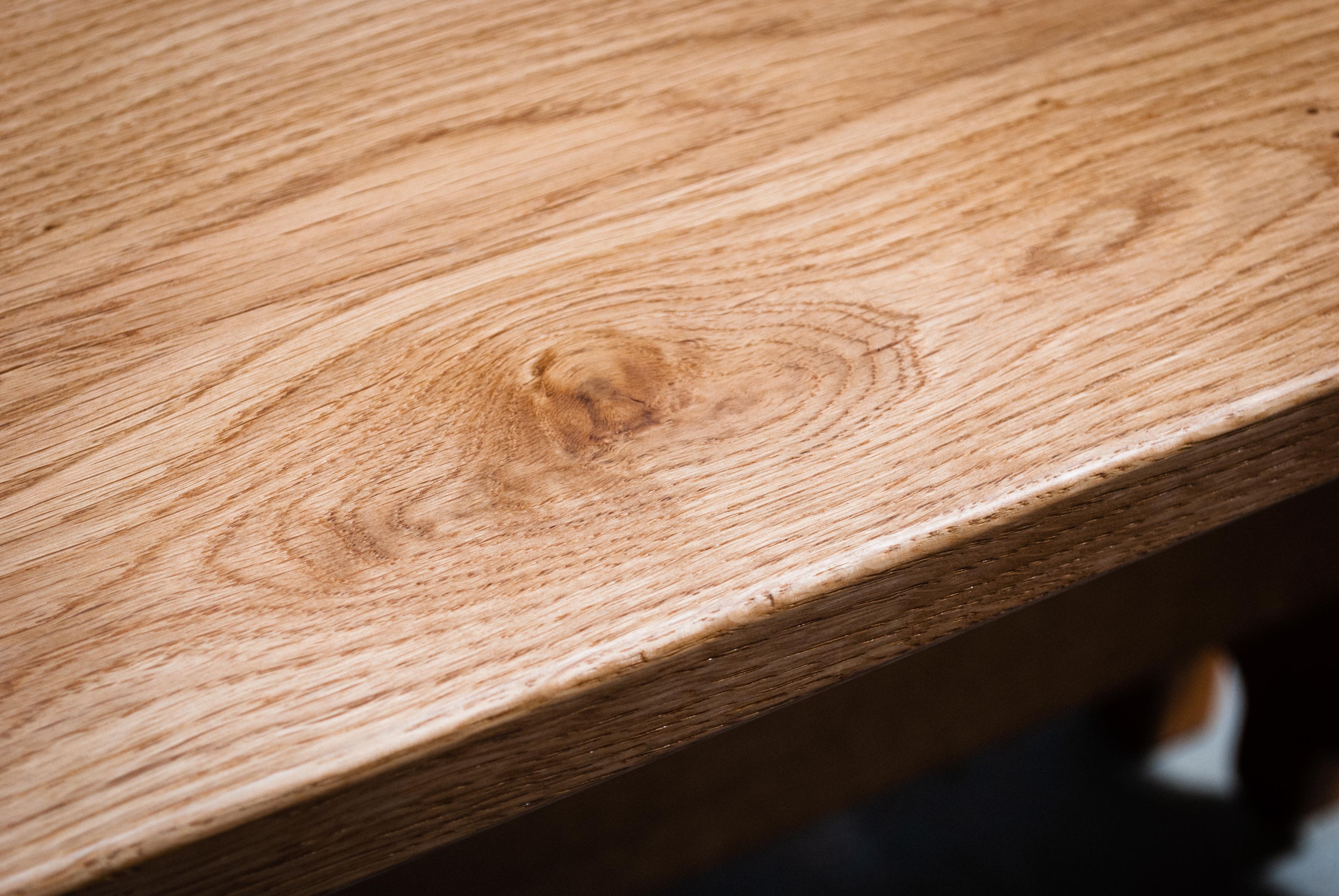 Table de salle à manger de réfectoire, chêne massif, moderne et organique, design Loose Fit, Royaume-Uni en vente 3