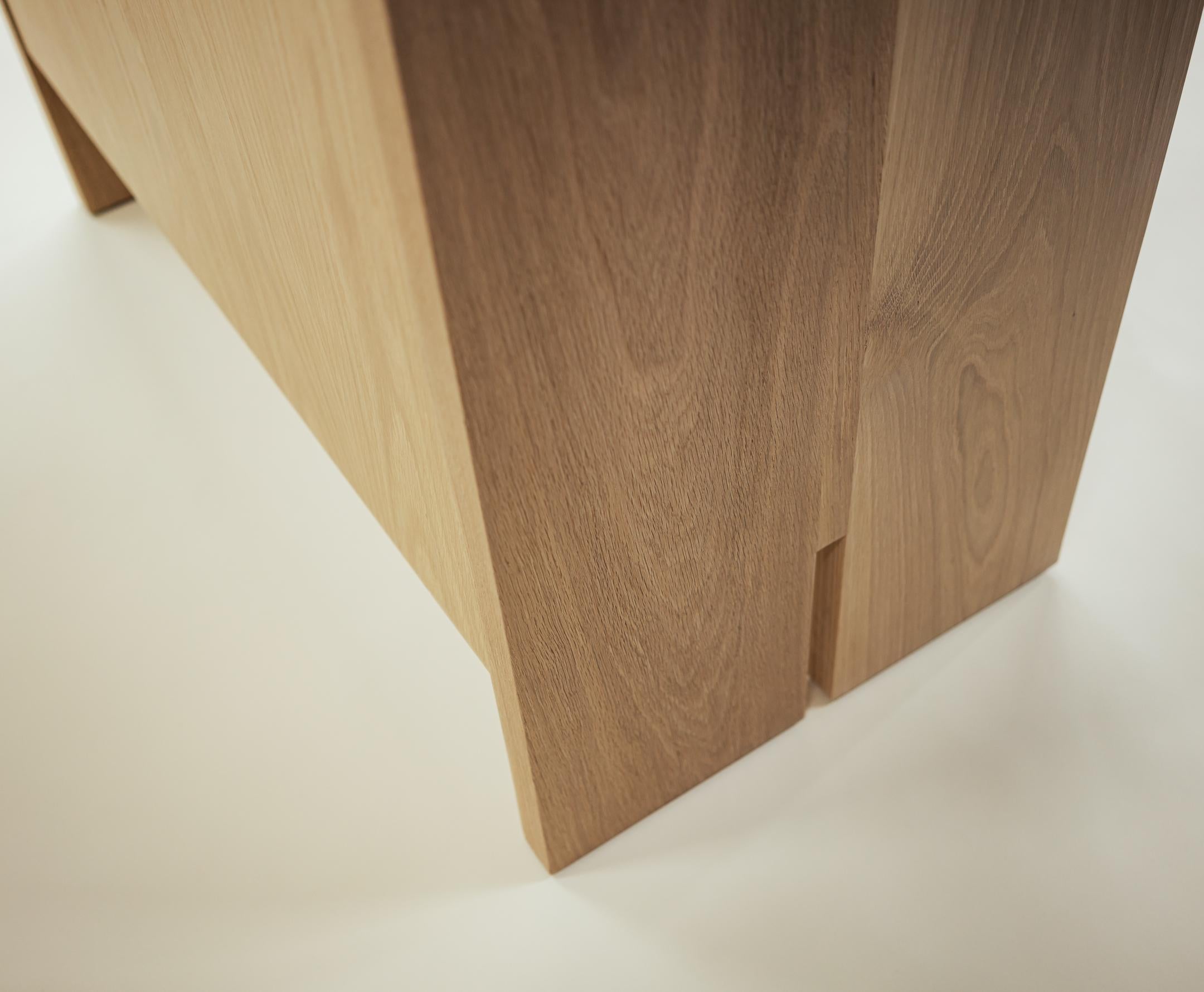 Comò Jameson Tallboy in Oak massiccio di Lynnea Jean In condizioni Nuovo in vendita a Aitkin, MN