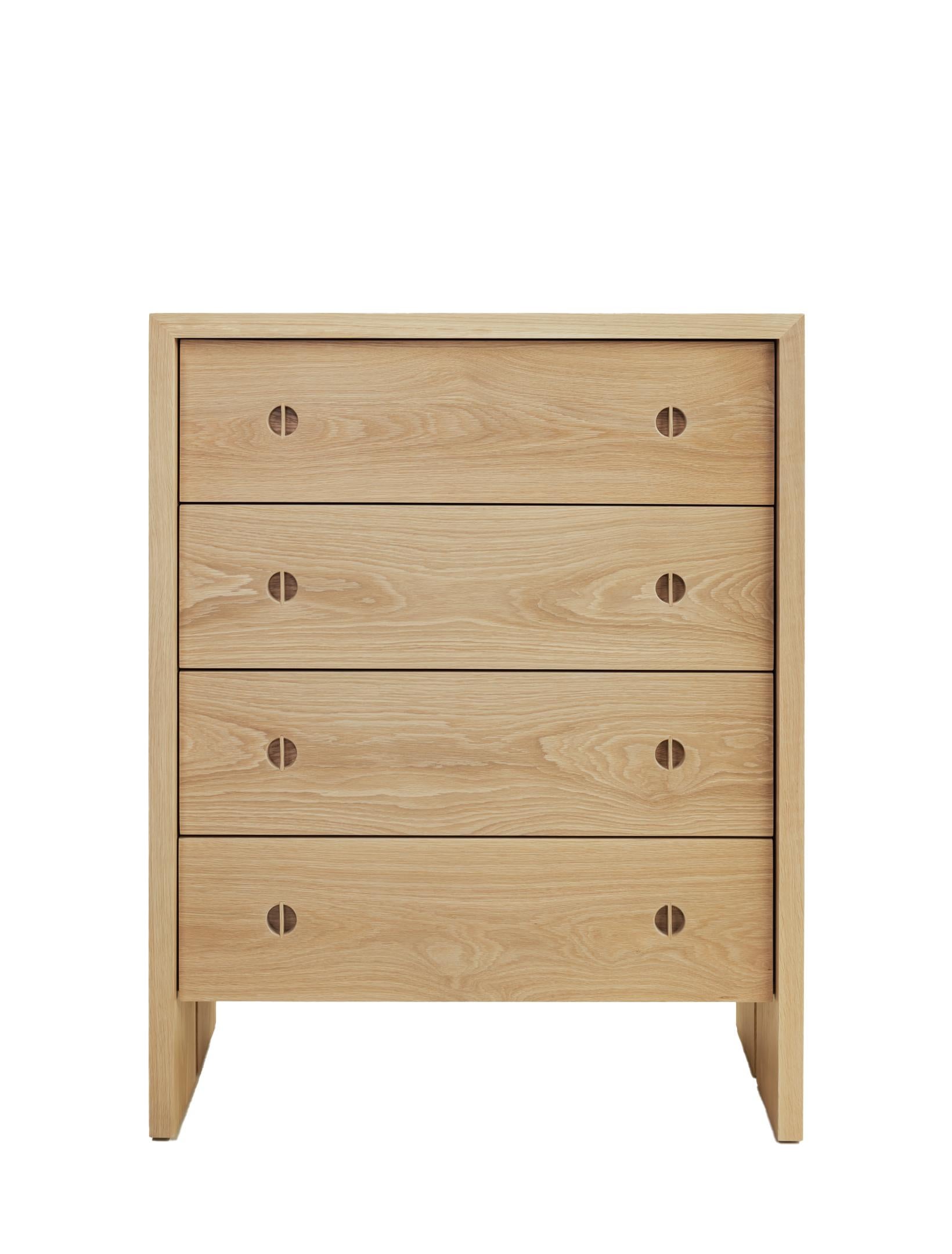 Comò Jameson Tallboy in Oak massiccio di Lynnea Jean in vendita 1