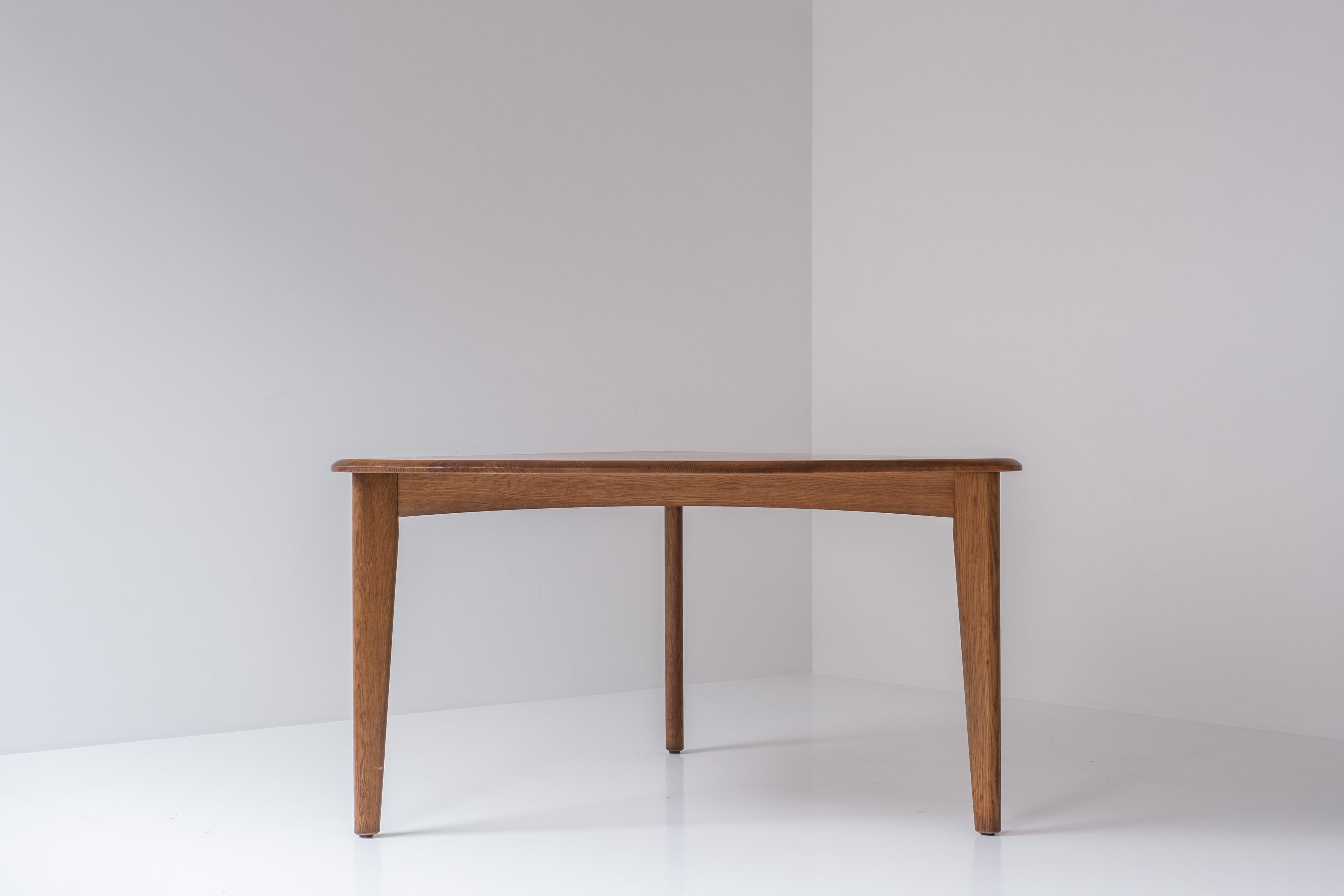 modern triangle dining table