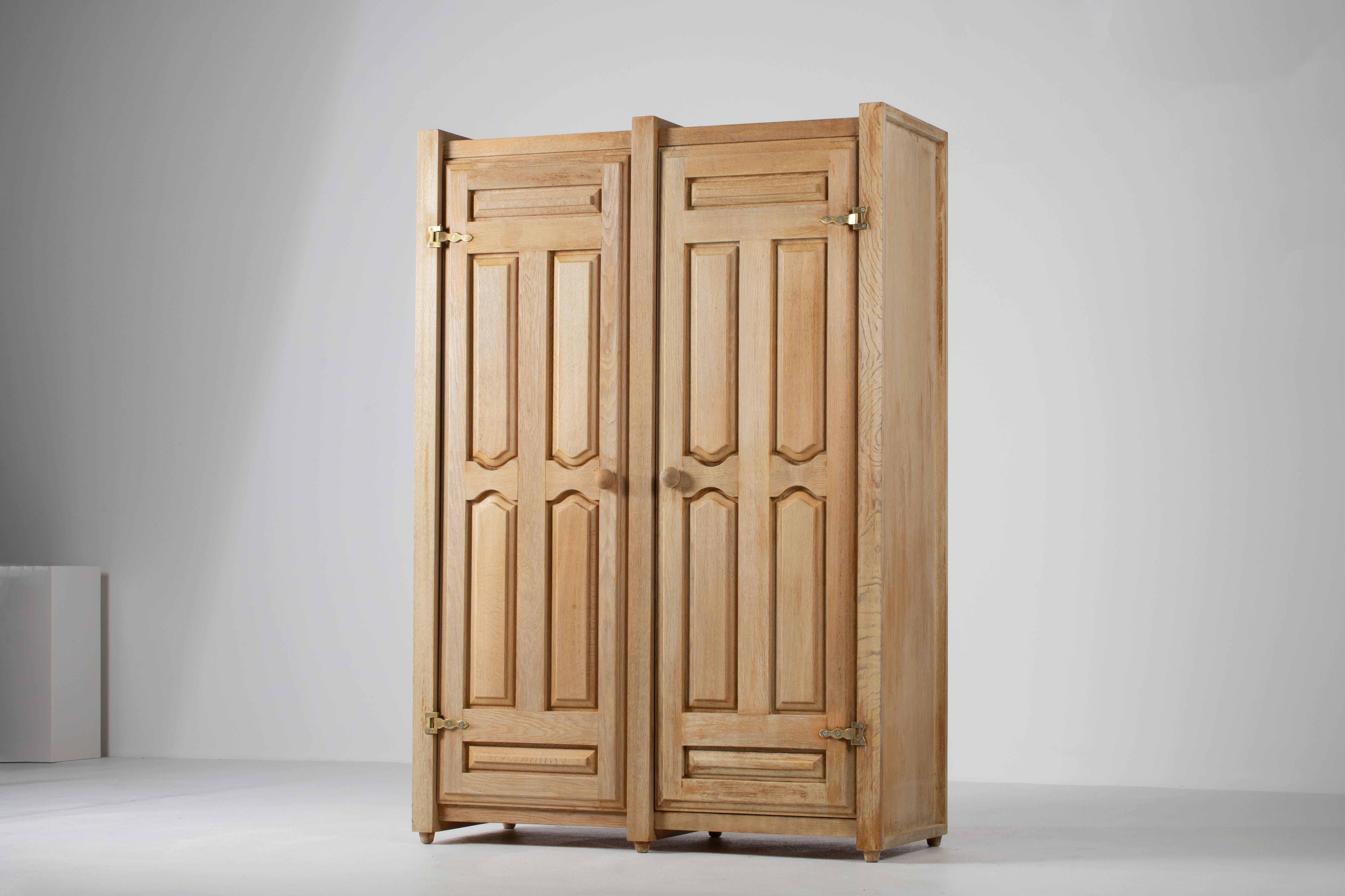 Solid Oak Wardrobe by Guillerme et Chambron, Edition Votre Maison In Good Condition In Wiesbaden, DE