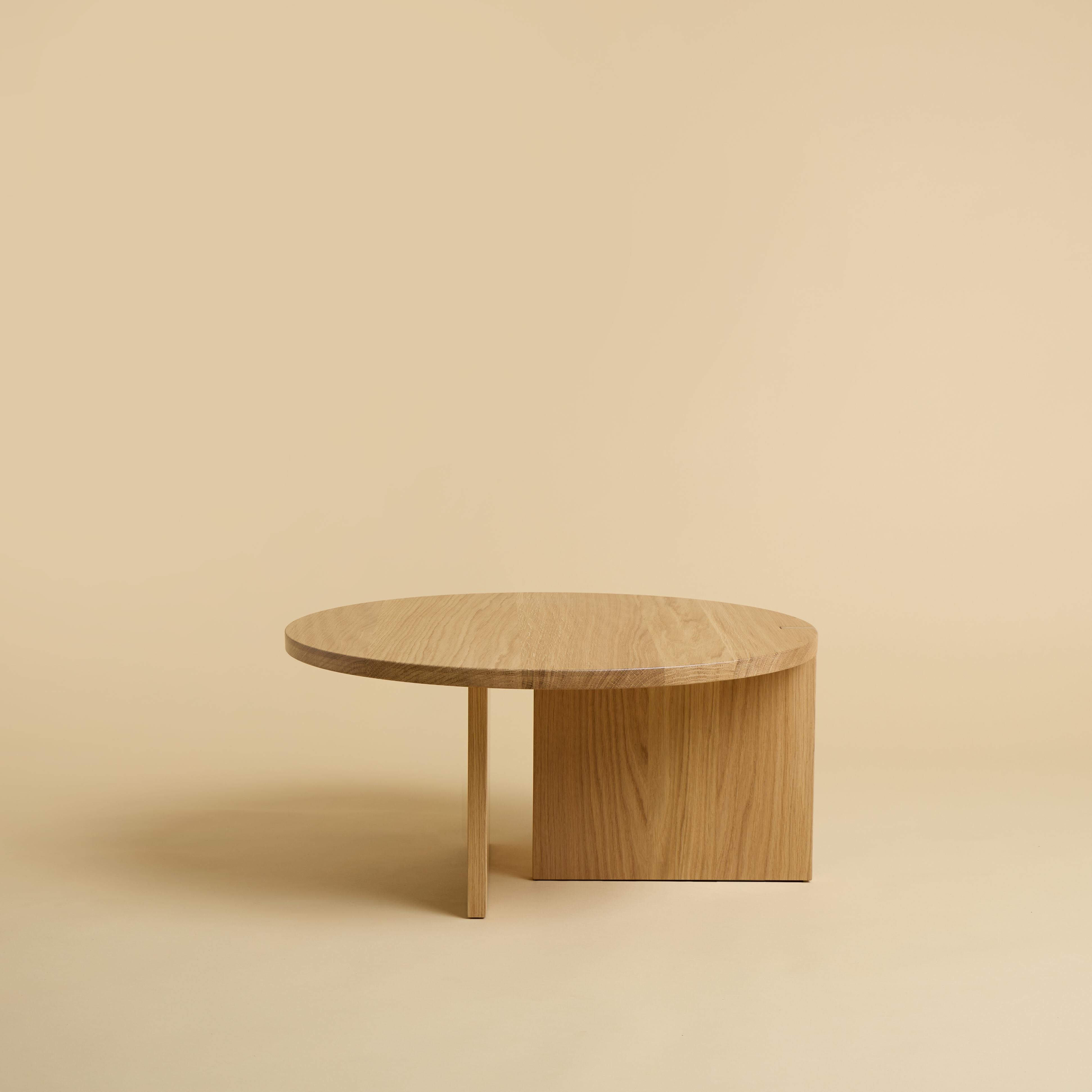 Table basse en bois de chêne massif, fabriquée en Italie Neuf - En vente à Lentate Sul Seveso, IT