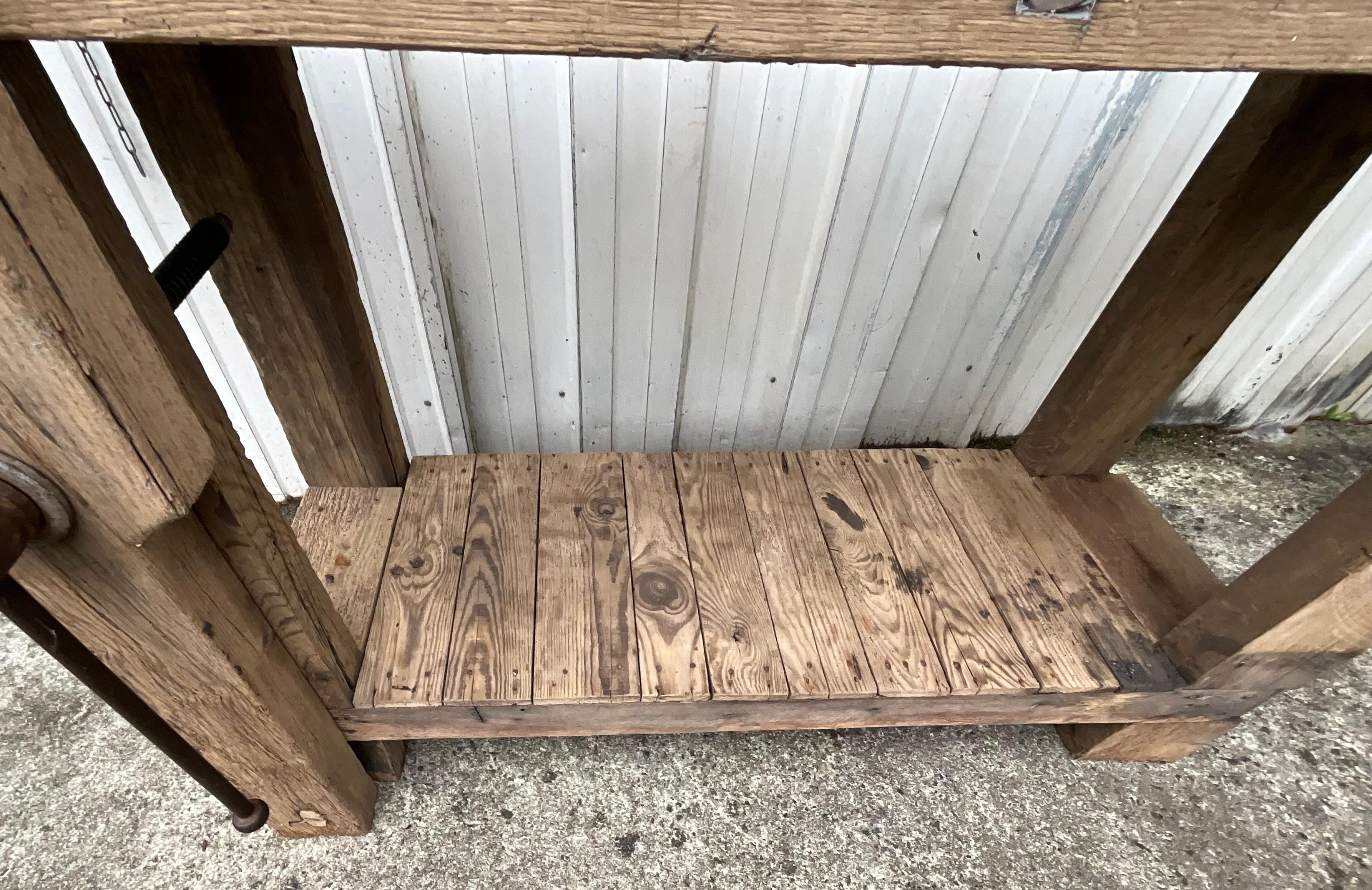 Milieu du XXe siècle Établi d'atelier en Oak massif