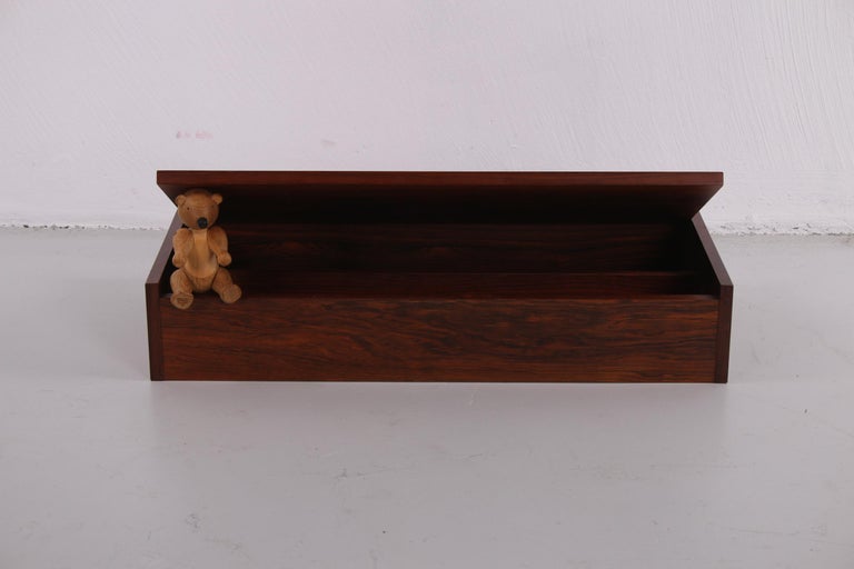 Solid Darkwood Table Box Cigar Box with Compartments Nicely Finished 6 For Sale 3