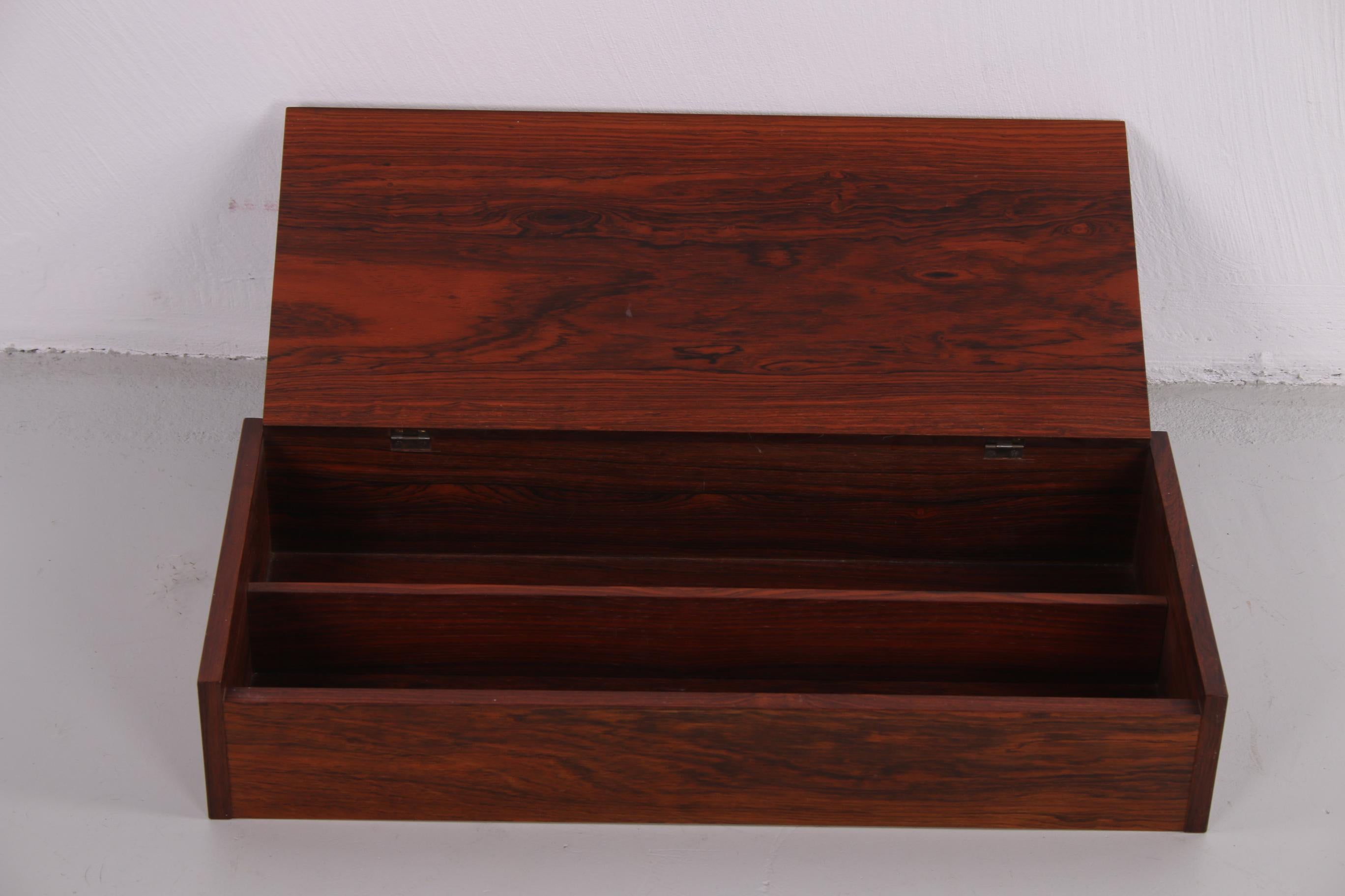 Solid Darkwood Table Box Cigar Box with Compartments Nicely Finished 6 In Good Condition In Oostrum-Venray, NL