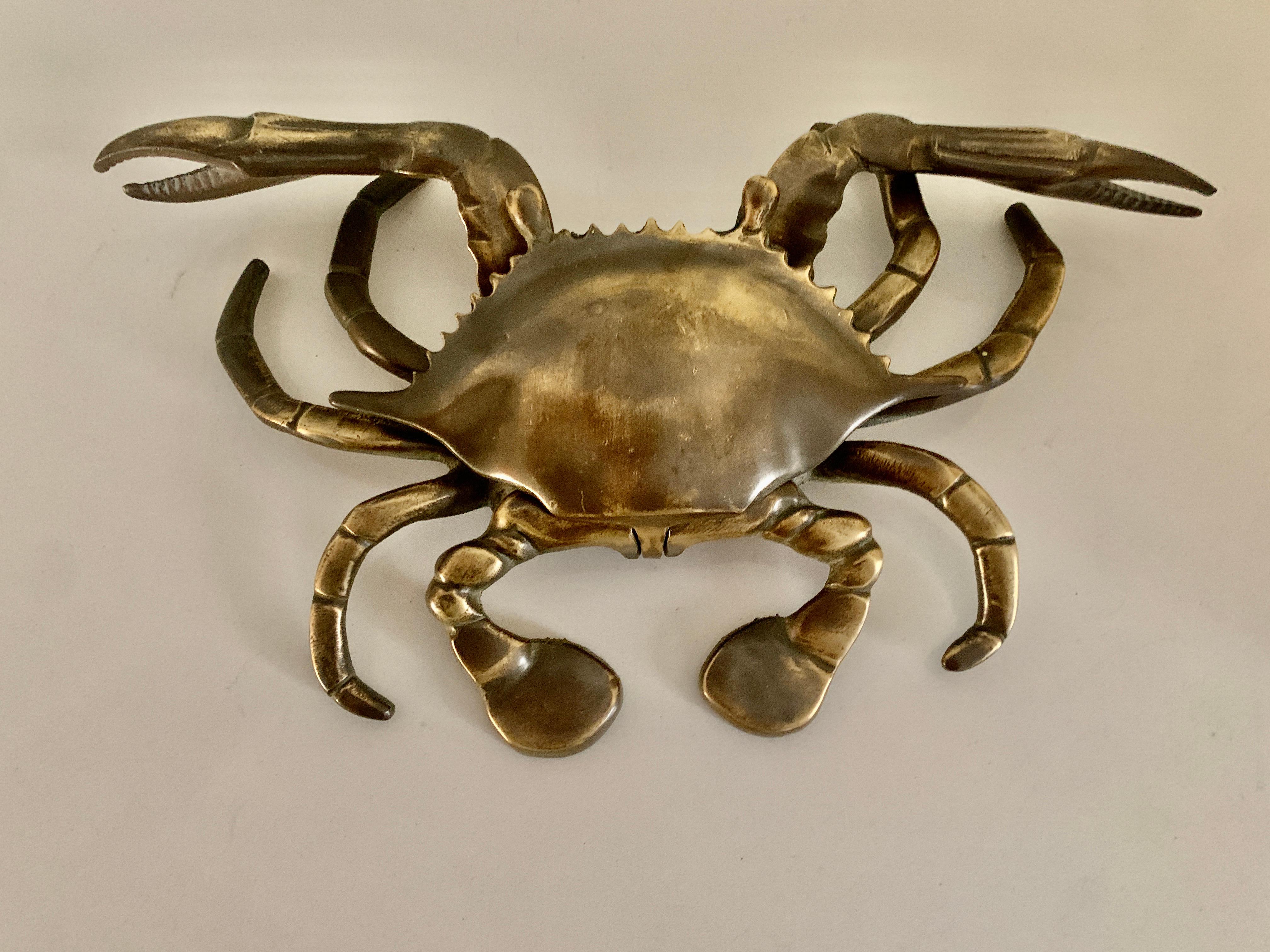 Solid Patinated English Bronze Crab Cancer Lidded Ashtray 420 In Good Condition For Sale In Los Angeles, CA