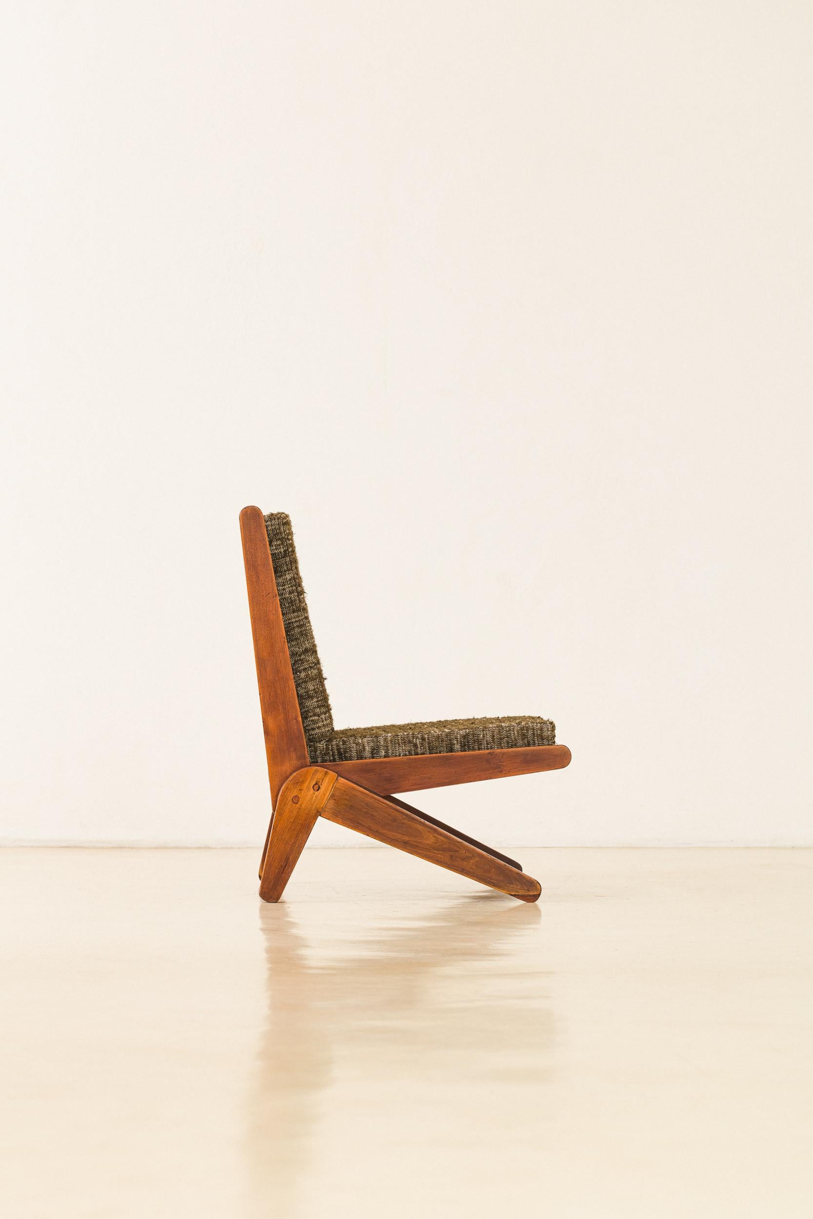 Fabric Solid Pau Marfim Lounge chairs, Unknown, 1950s, Brazilian Mid-century Modern For Sale