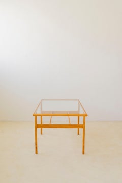Table structurale Pau Marfim de Joaquim Tenreiro, design brésilien