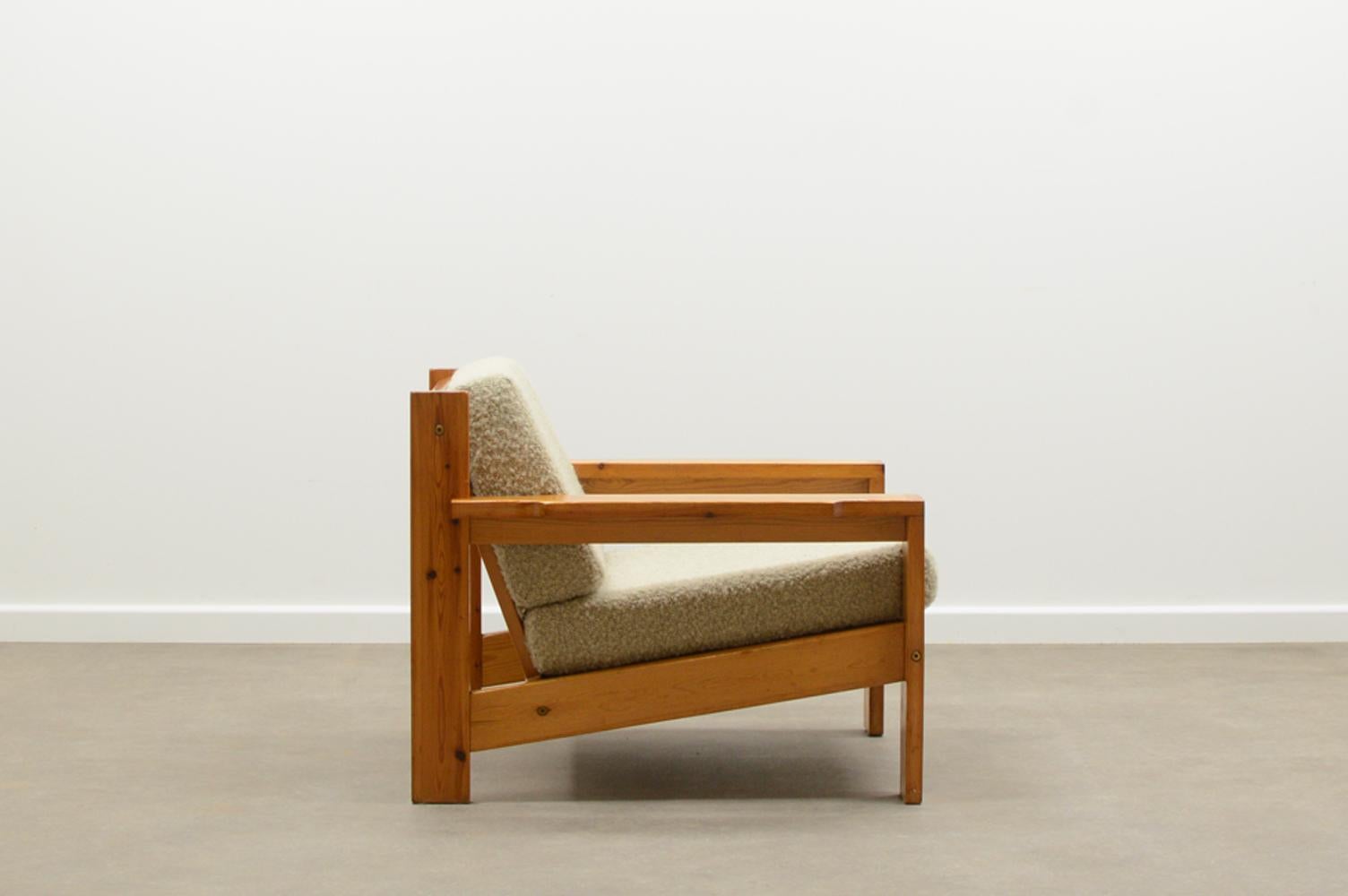 Mid-Century Modern Solid Pine and Bouclé Lounge Chair, 70s