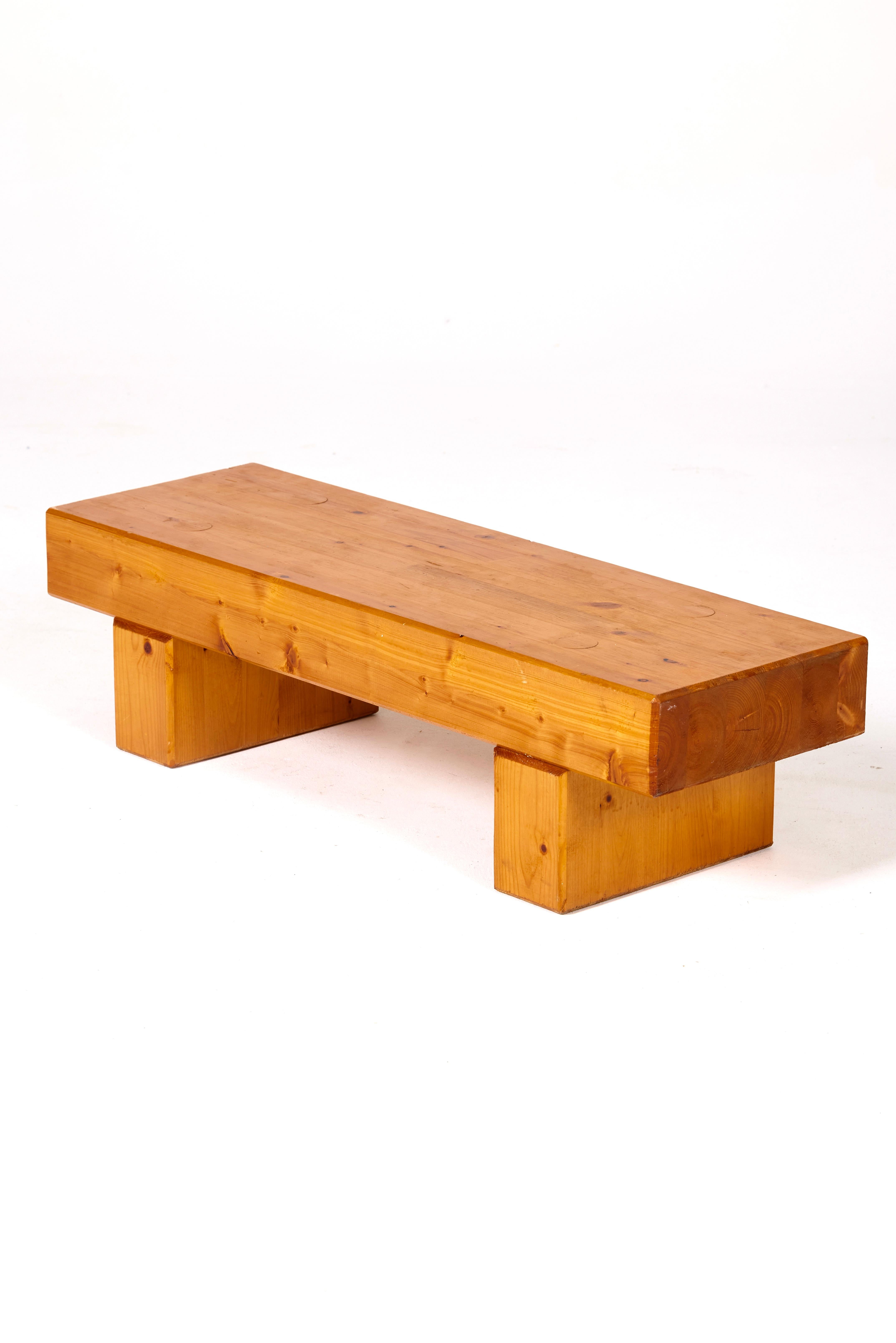 Small occasional bench in solid pine. It will be perfectly suited for a child's room or for a Japanese atmosphere.
LP1388