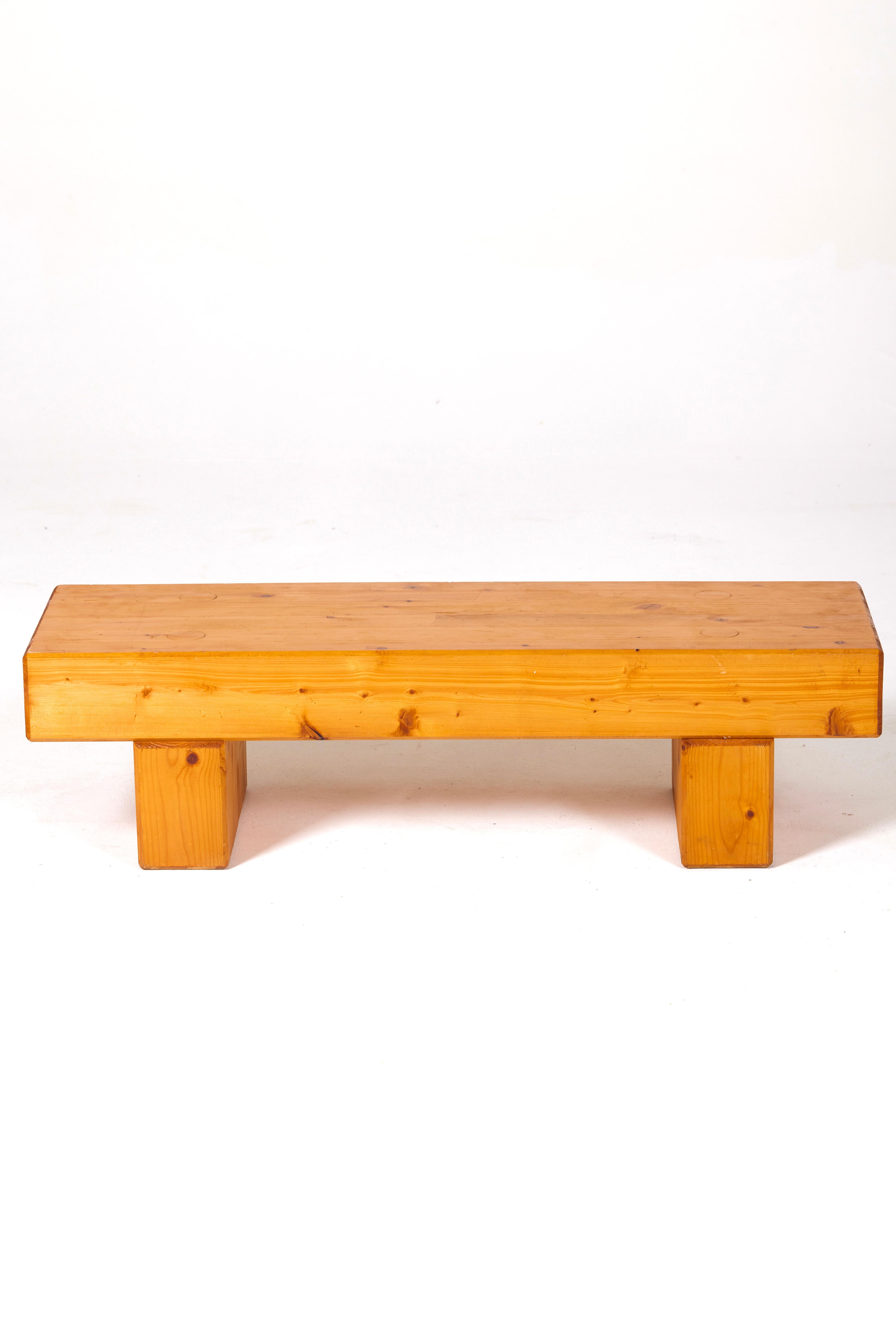 Solid Pine Bench In Good Condition In PARIS, FR