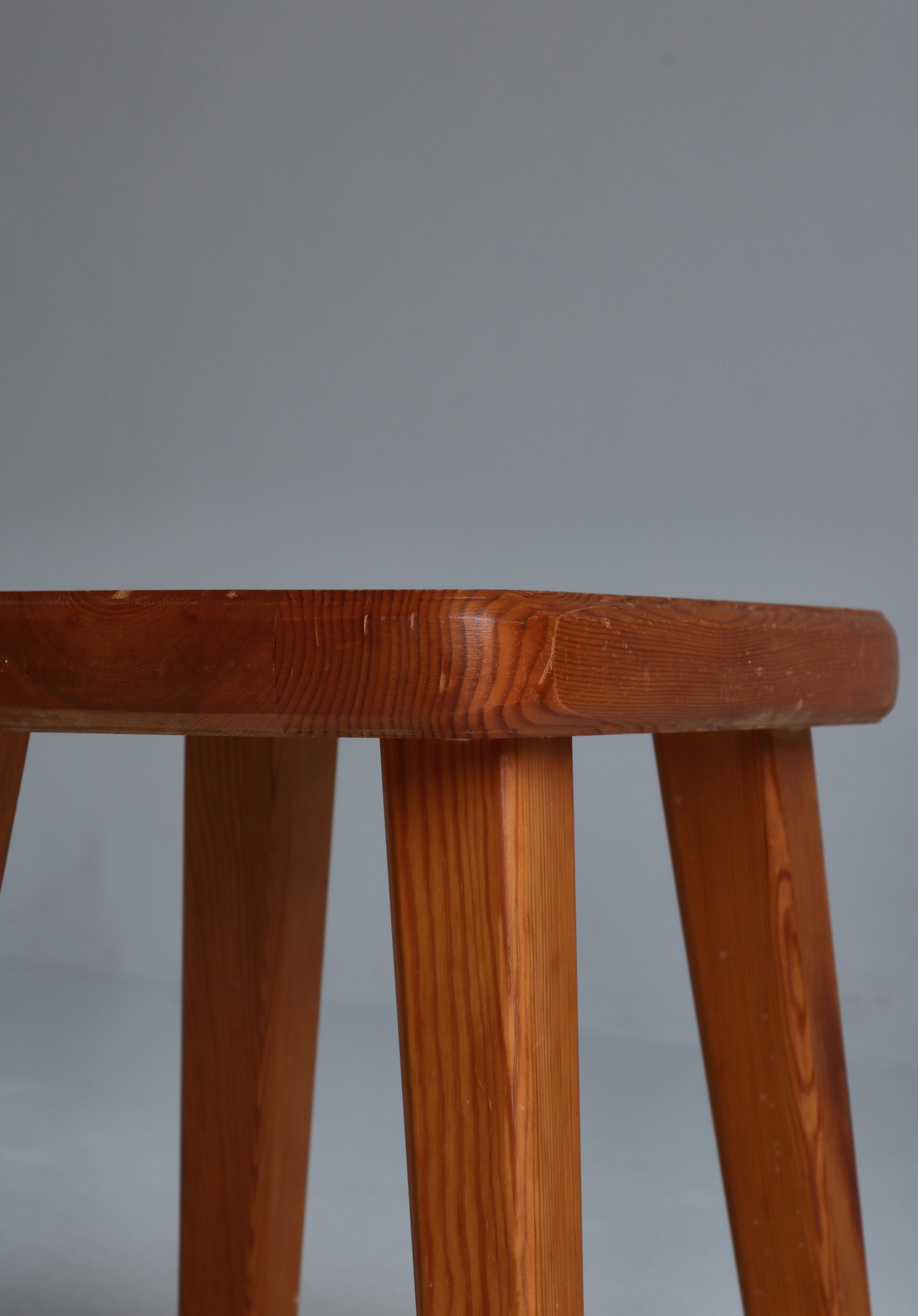 Solid Pine Cabin Stool Handmade at Vemdalia, Sweden, 1960s For Sale 1