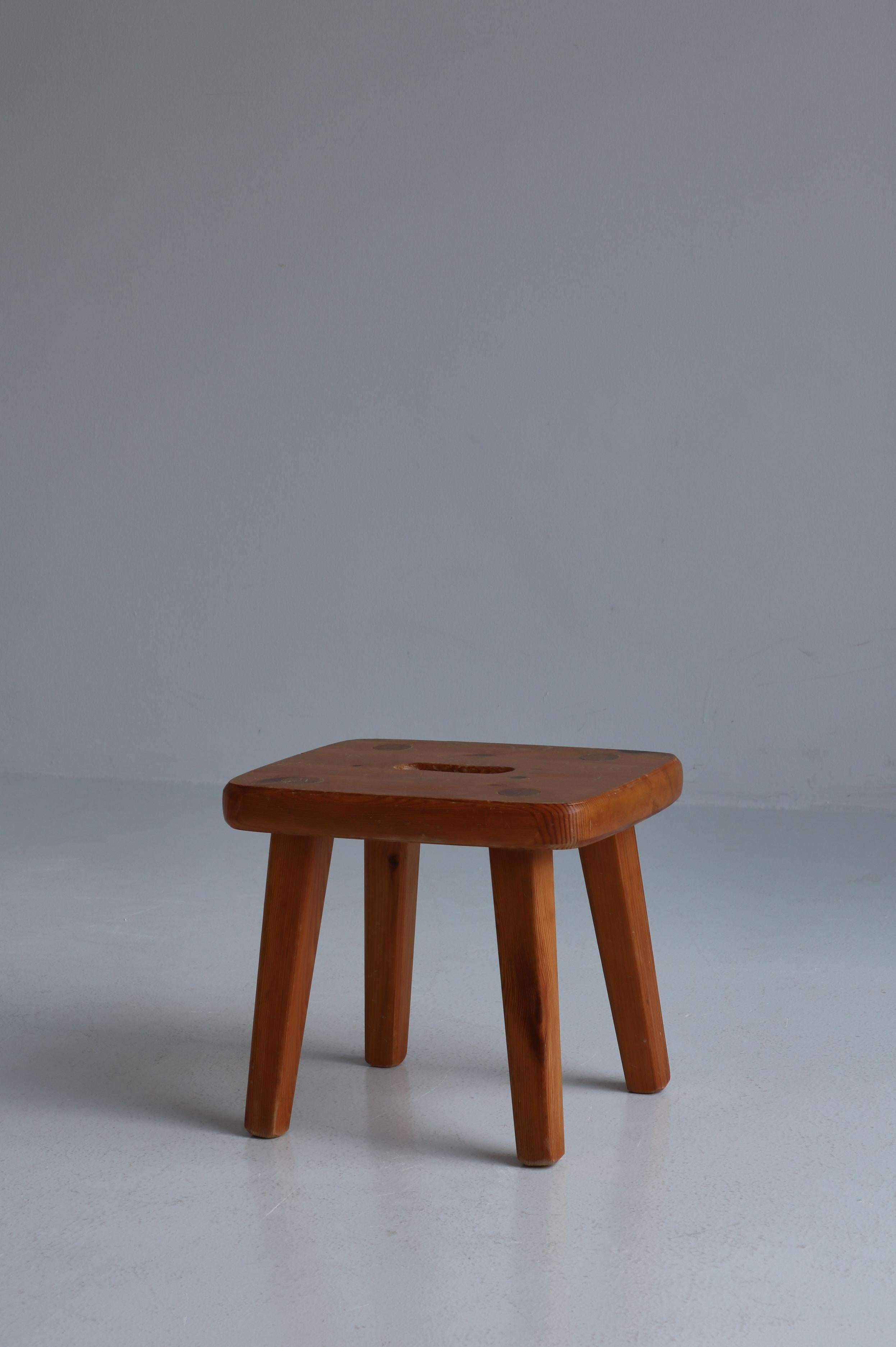 Solid Pine Cabin Stool Handmade at Vemdalia, Sweden, 1960s For Sale 2