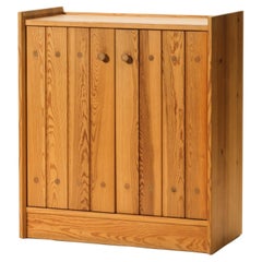 Schrank aus massivem Kiefernholz von Luxus, Schweden, 1960er Jahre