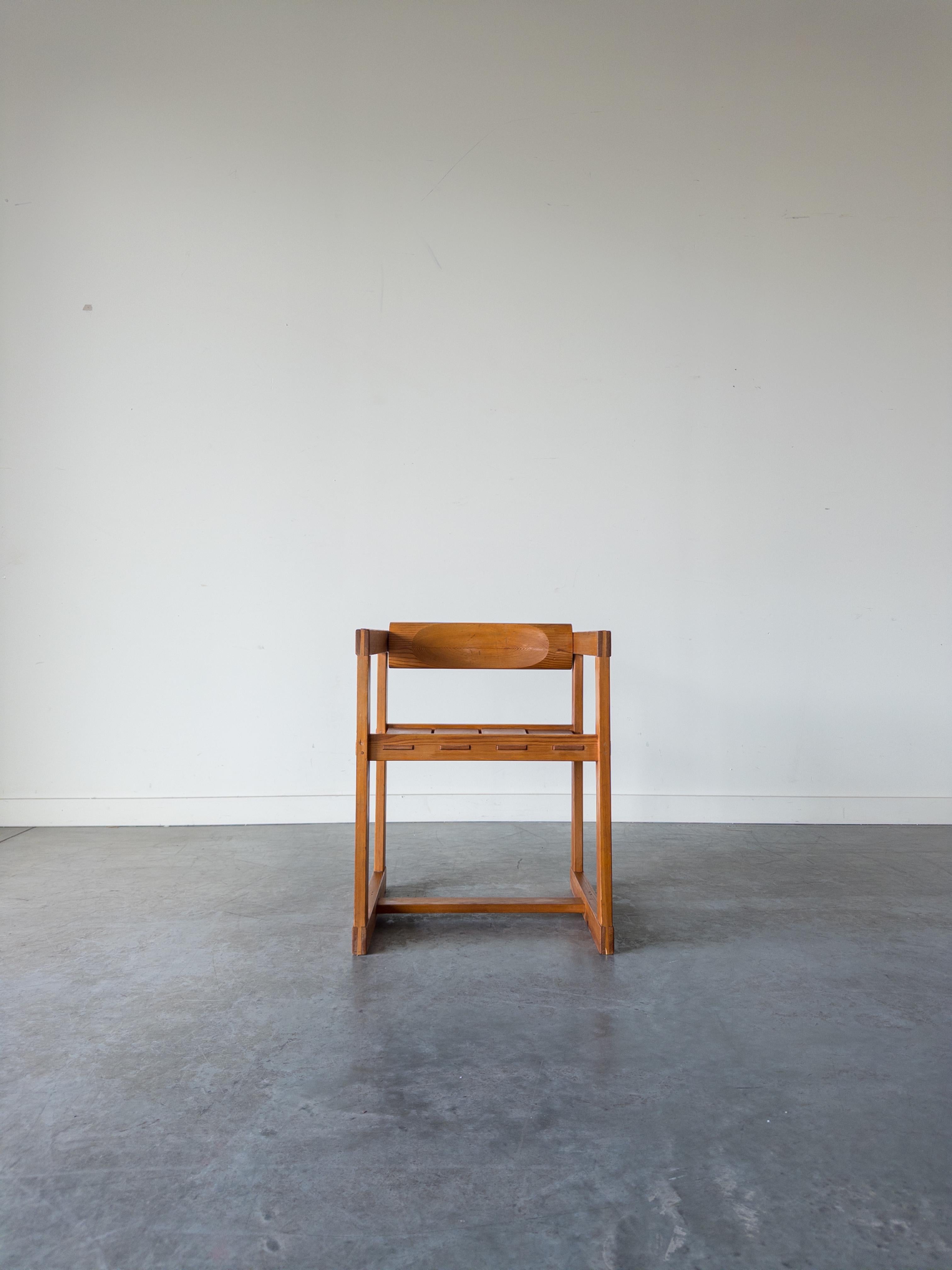 Solid Pine Chair by Edvin Helseth for Trybo, 1966 In Good Condition For Sale In New York, NY