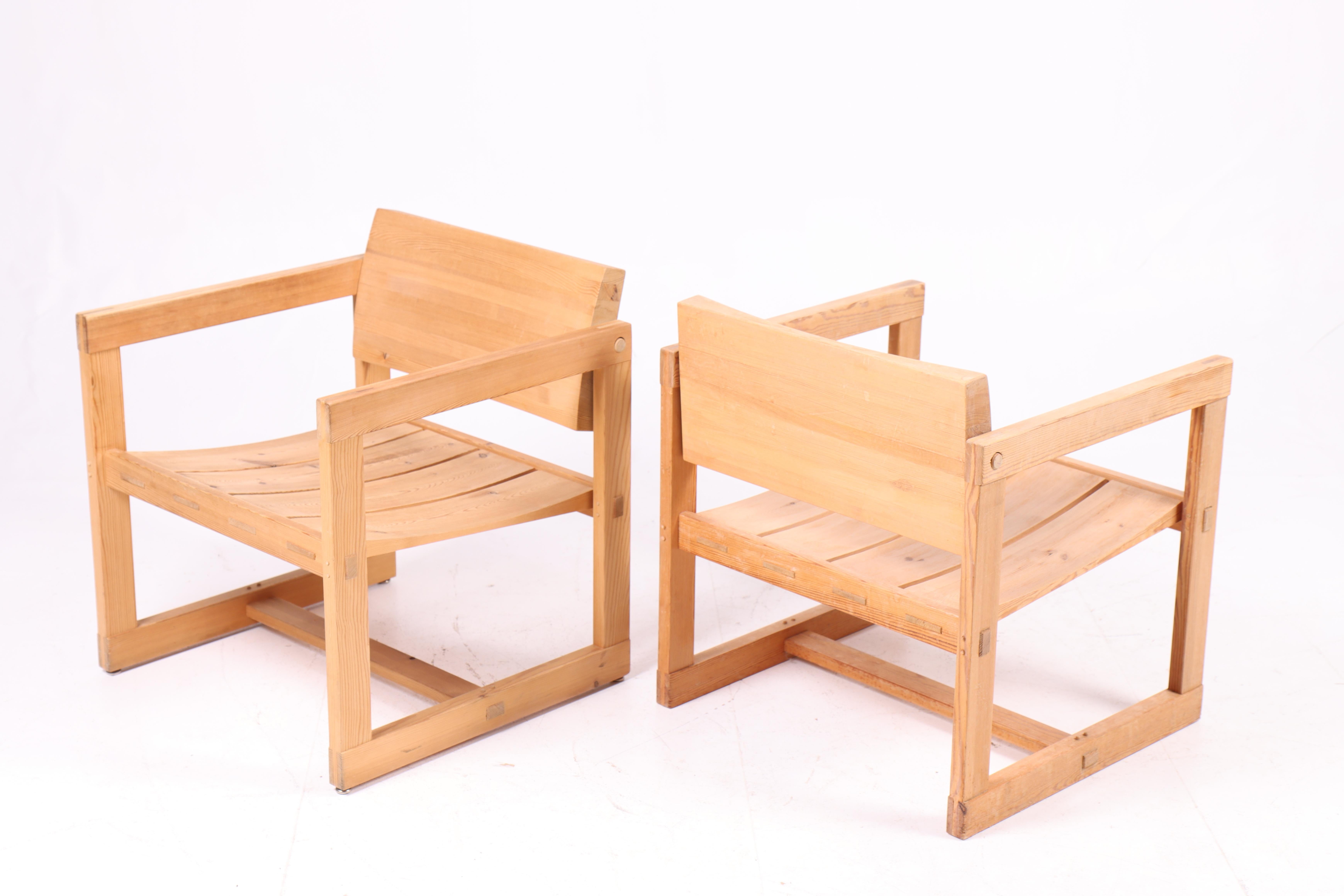 Metà XX secolo Sedie in pino massiccio di Edvin Helseth - Design scandinavo dal fascino rustico, Norw in vendita