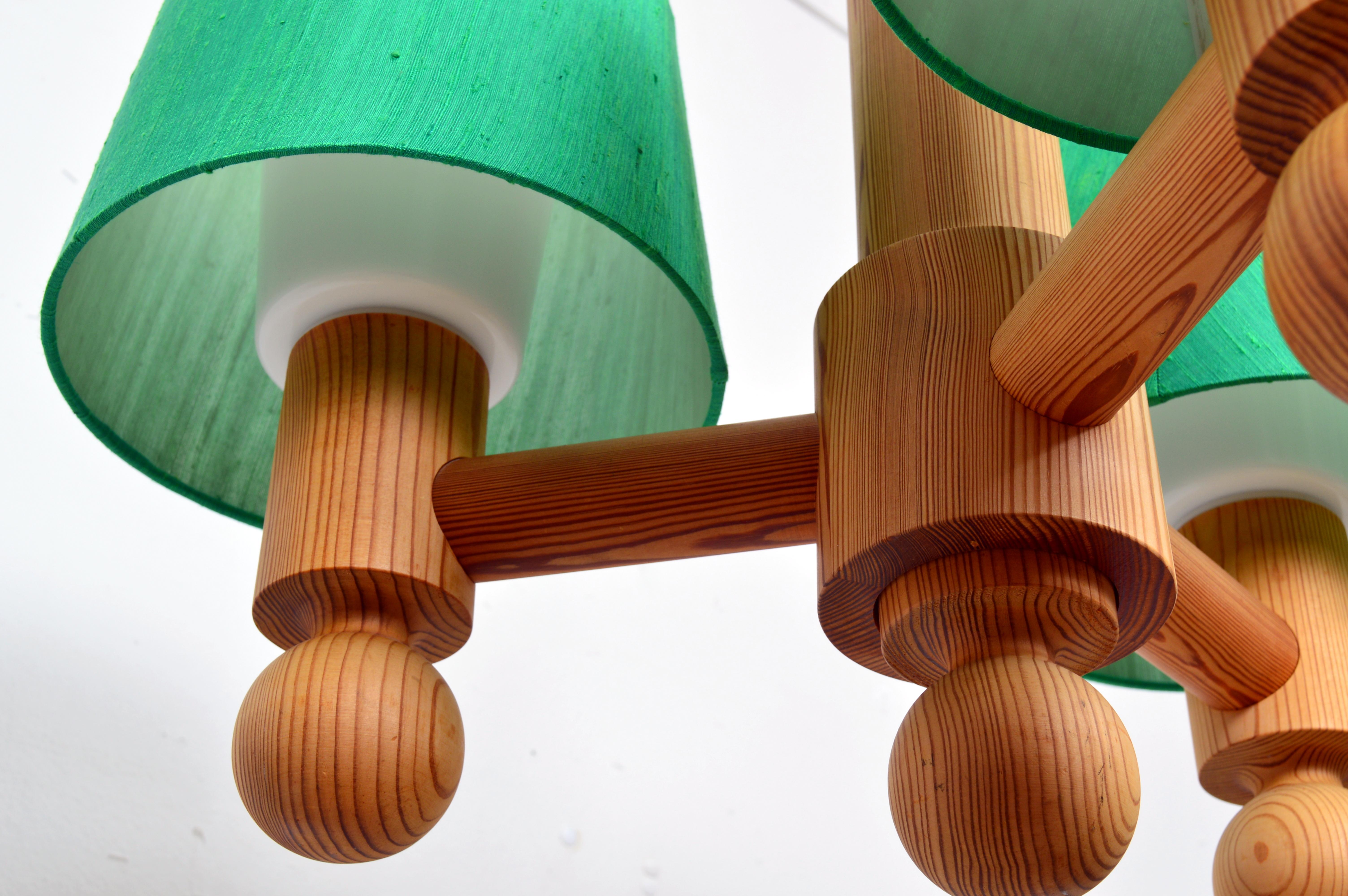 Scandinavo moderno Lampadario in pino massiccio di Luxus Sweden con tre bracci, anni '60 in vendita