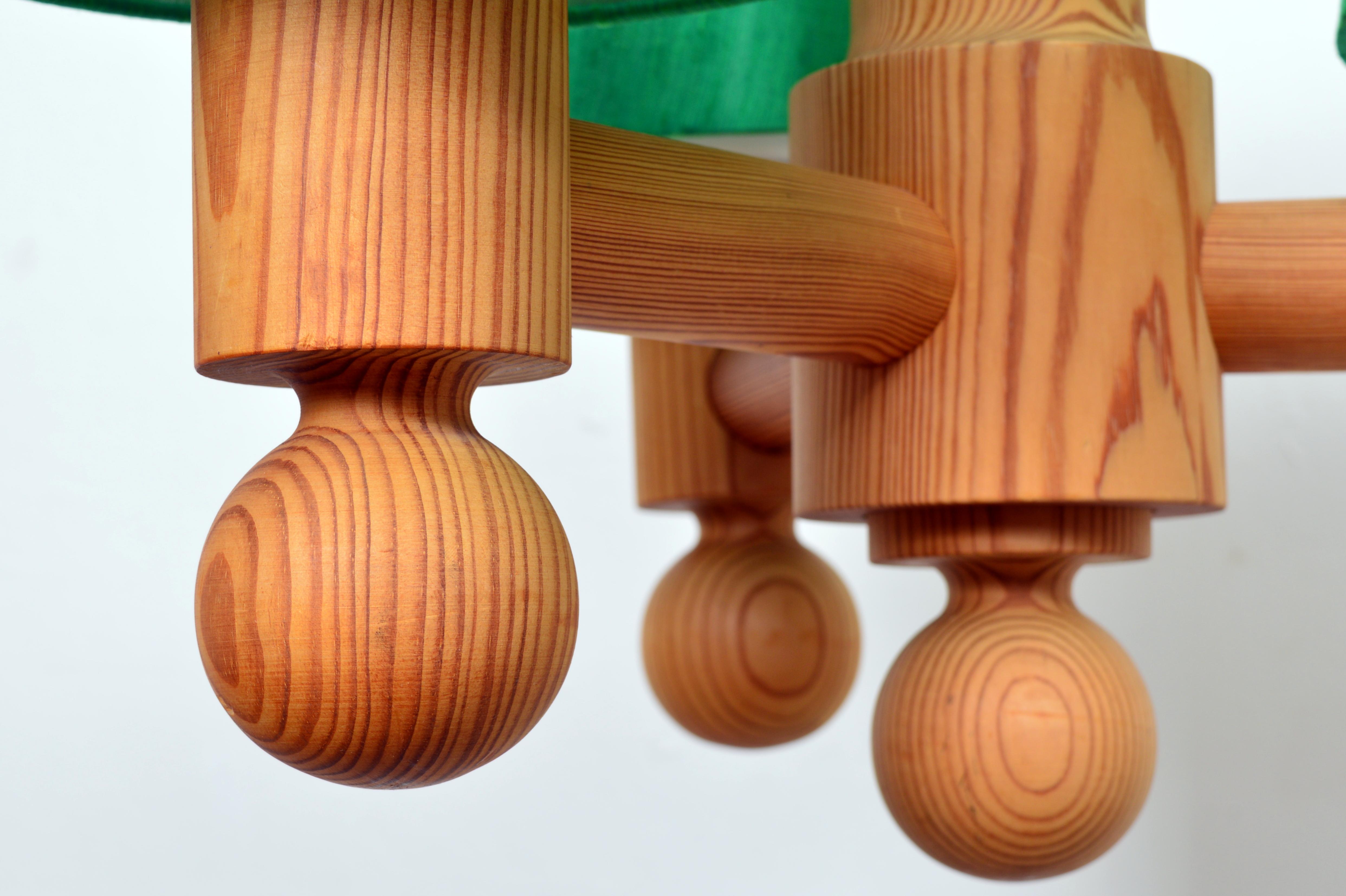 Svedese Lampadario in pino massiccio di Luxus Sweden con tre bracci, anni '60 in vendita