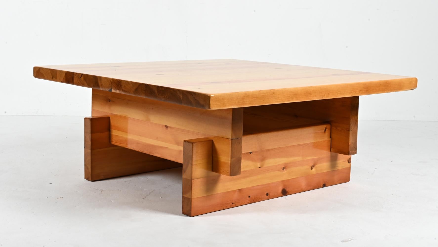 Mid-Century Modern Table basse en pin massif par Roland Wilhelmsson pour Karl Andersson & Söner en vente