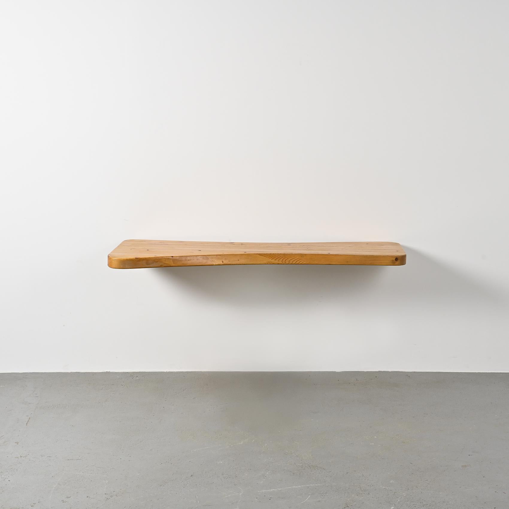 Solid pine console, Charlotte Perriand, Les Arcs 1800, circa 1970 en vente 3