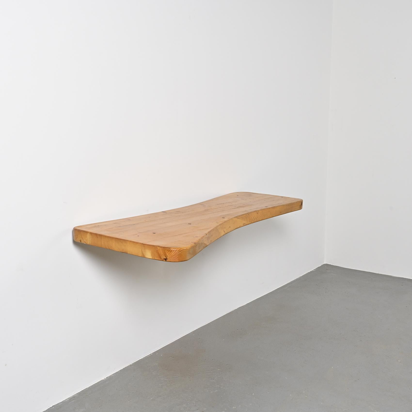 Solid pine console, Charlotte Perriand, Les Arcs 1800, circa 1970 en vente 6