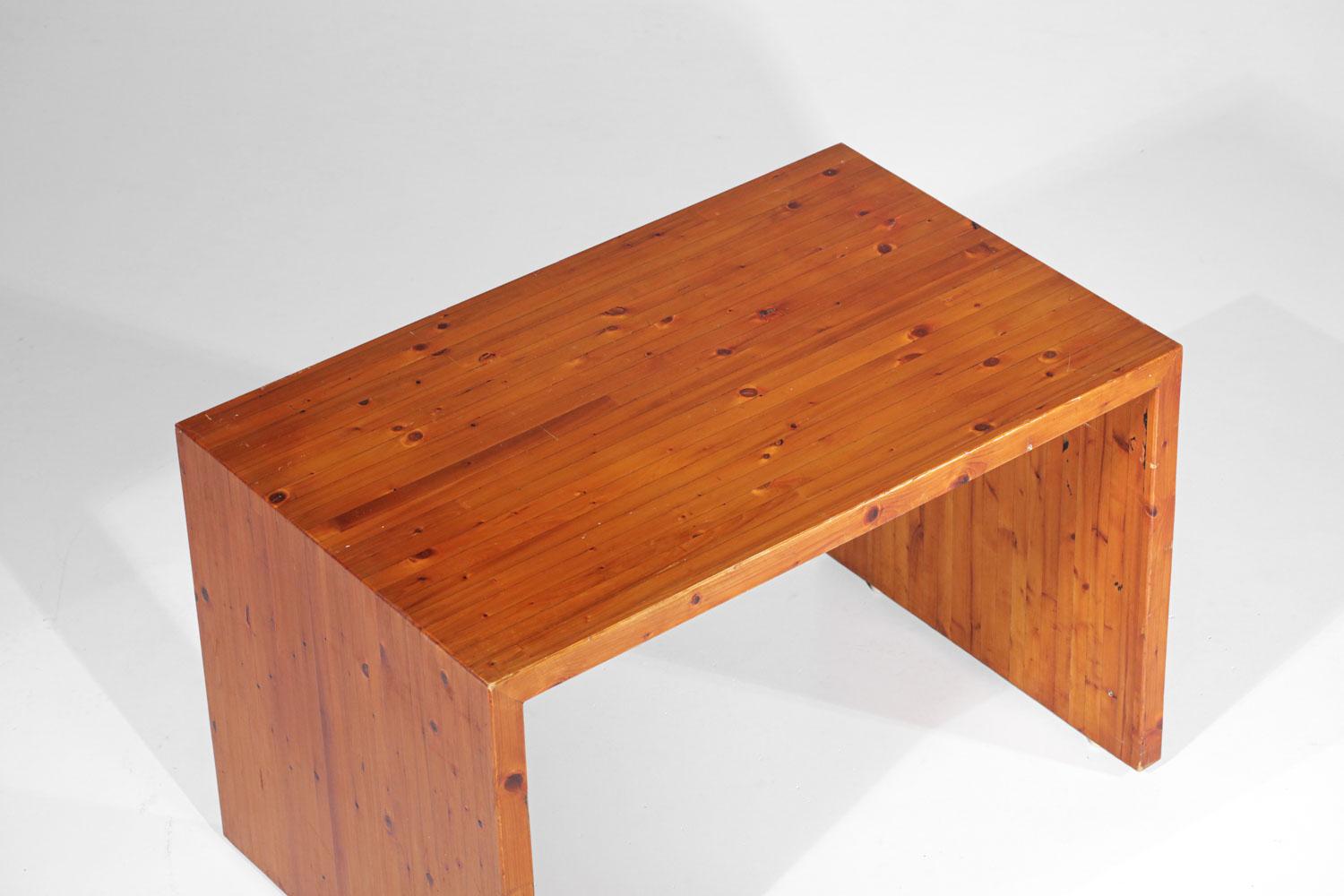 Schreibtisch aus massivem Kiefernholz im Stil von Charlotte Perriand aus den 60er Jahren - G314 im Angebot 10
