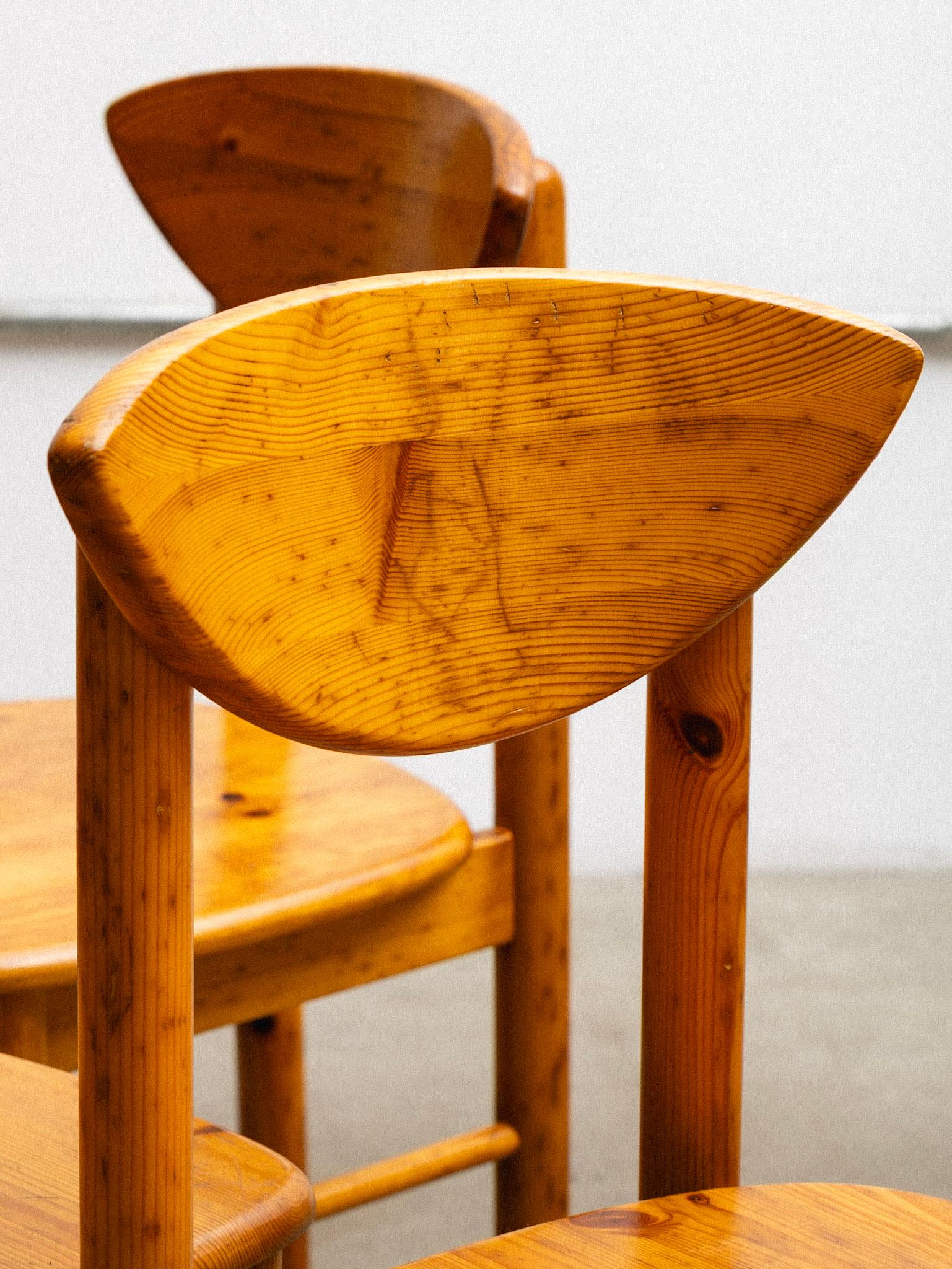 Paire de chaises de salle à manger en pin massif attribuées à Rainer Daumiller en vente 3