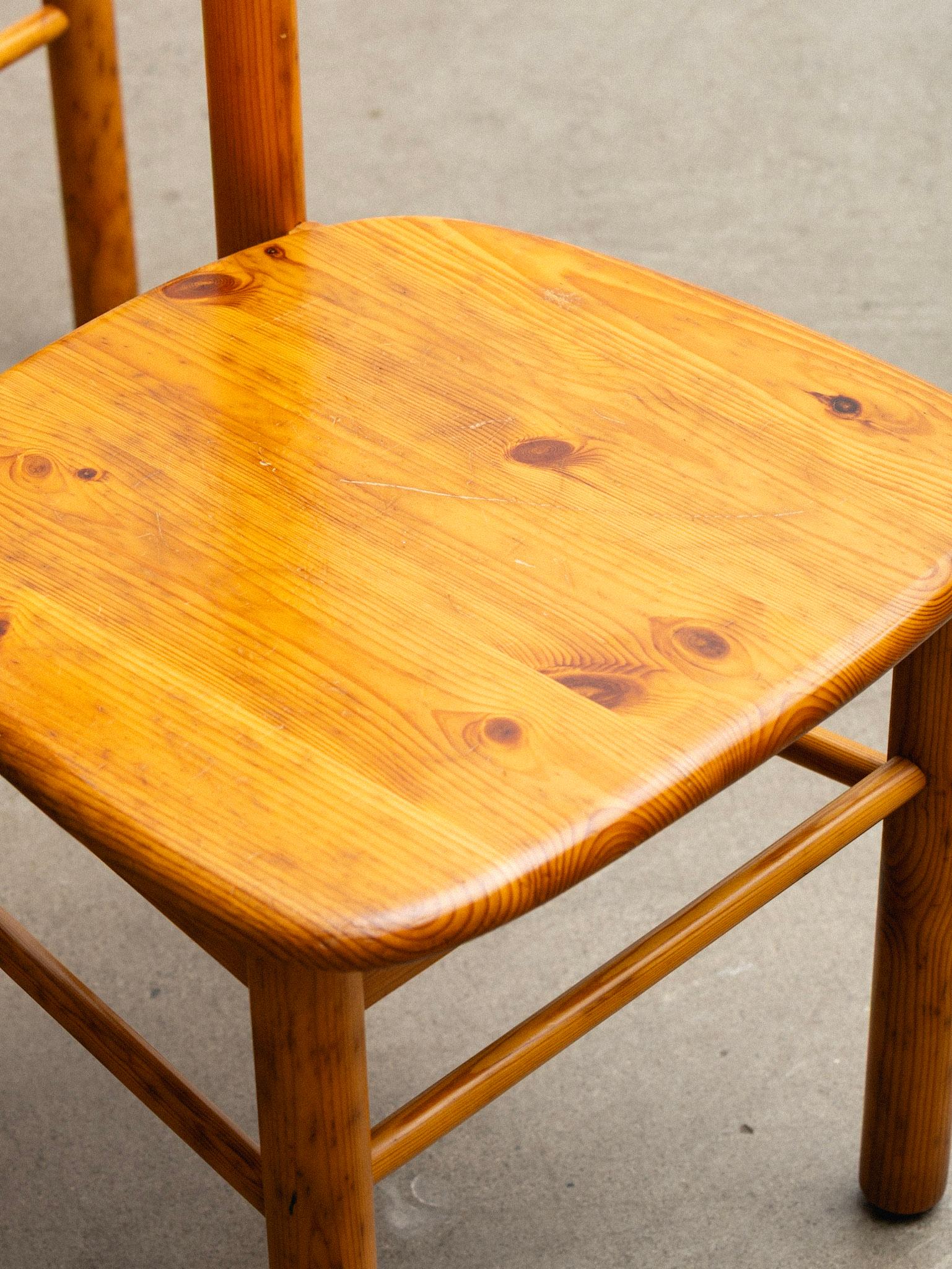 Paire de chaises de salle à manger en pin massif attribuées à Rainer Daumiller en vente 4