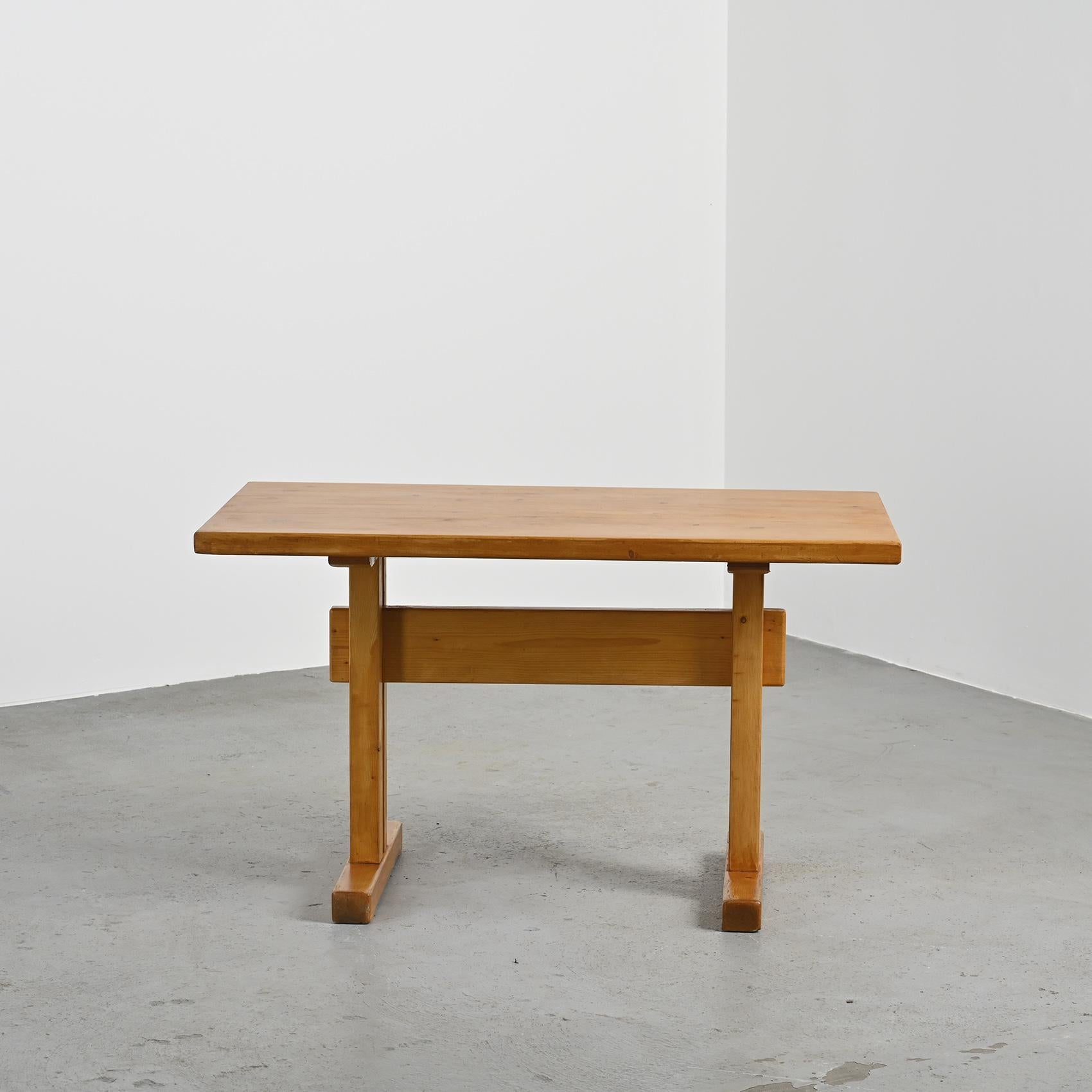 Solid Pine Dining Table, Les Arcs, France 1975 (Moderne der Mitte des Jahrhunderts) im Angebot