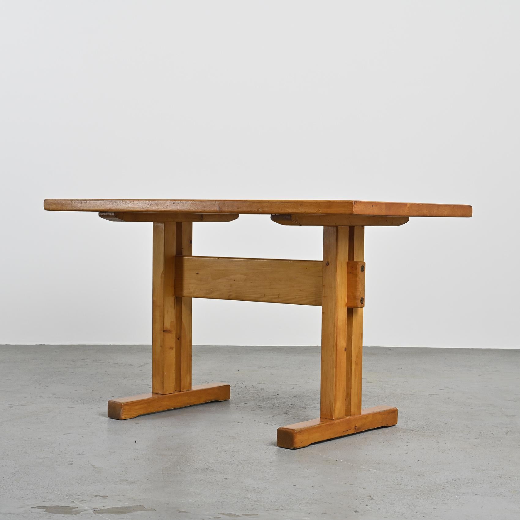 Solid Pine Dining Table, Les Arcs, France 1975 (Französisch) im Angebot