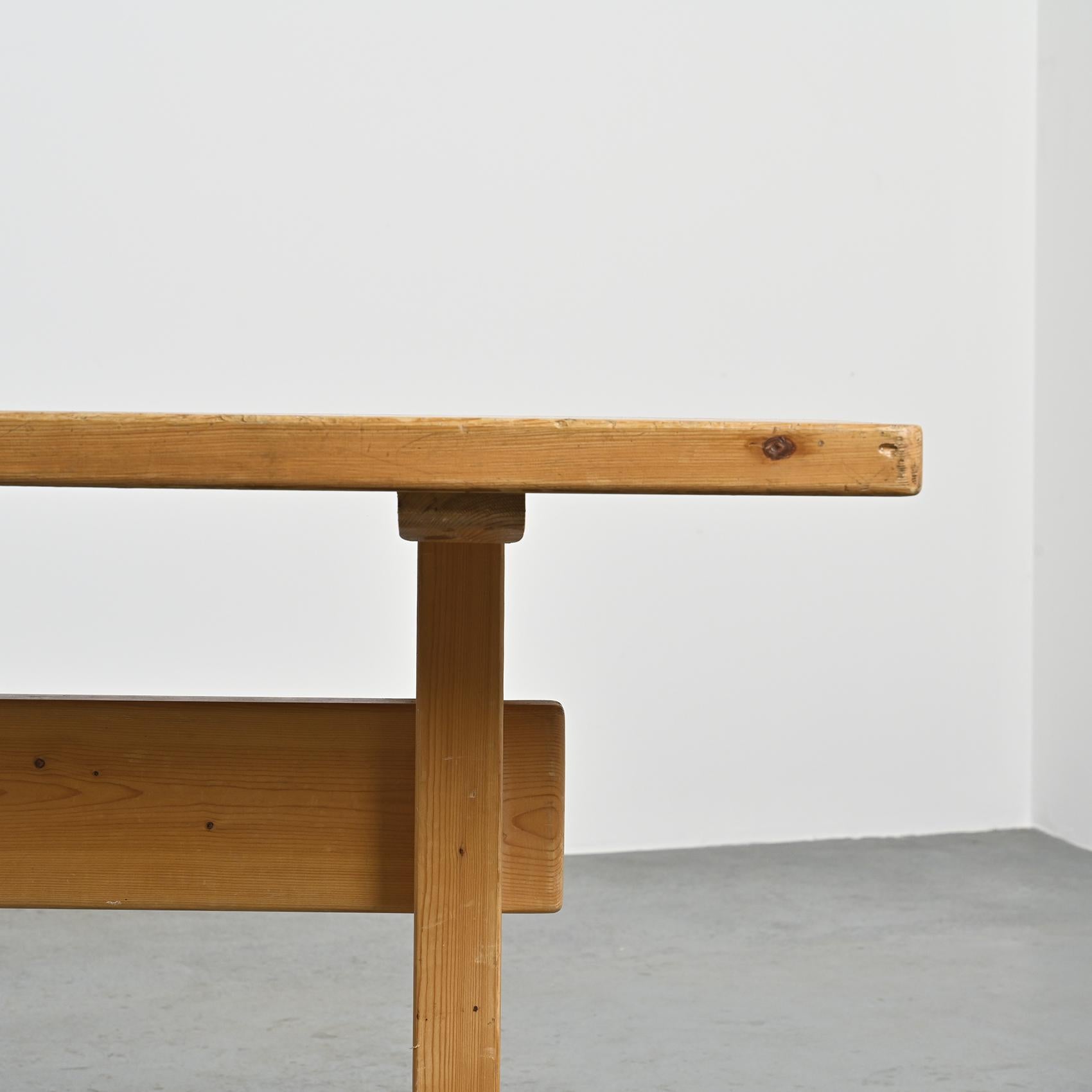 Solid Pine Dining Table, Les Arcs, France 1975 (Französisch) im Angebot