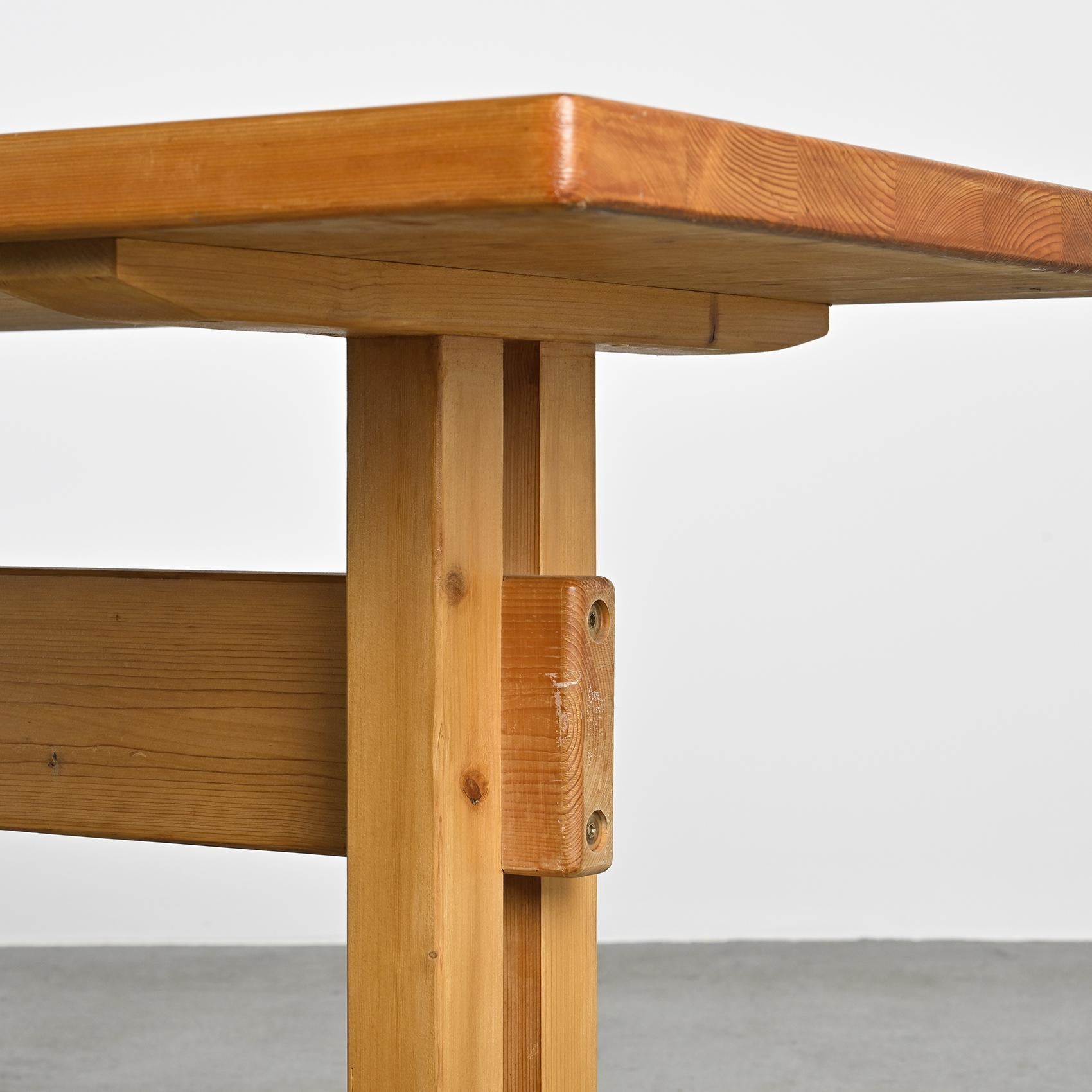 Solid Pine Dining Table, Les Arcs, France 1975 In Good Condition For Sale In VILLEURBANNE, FR