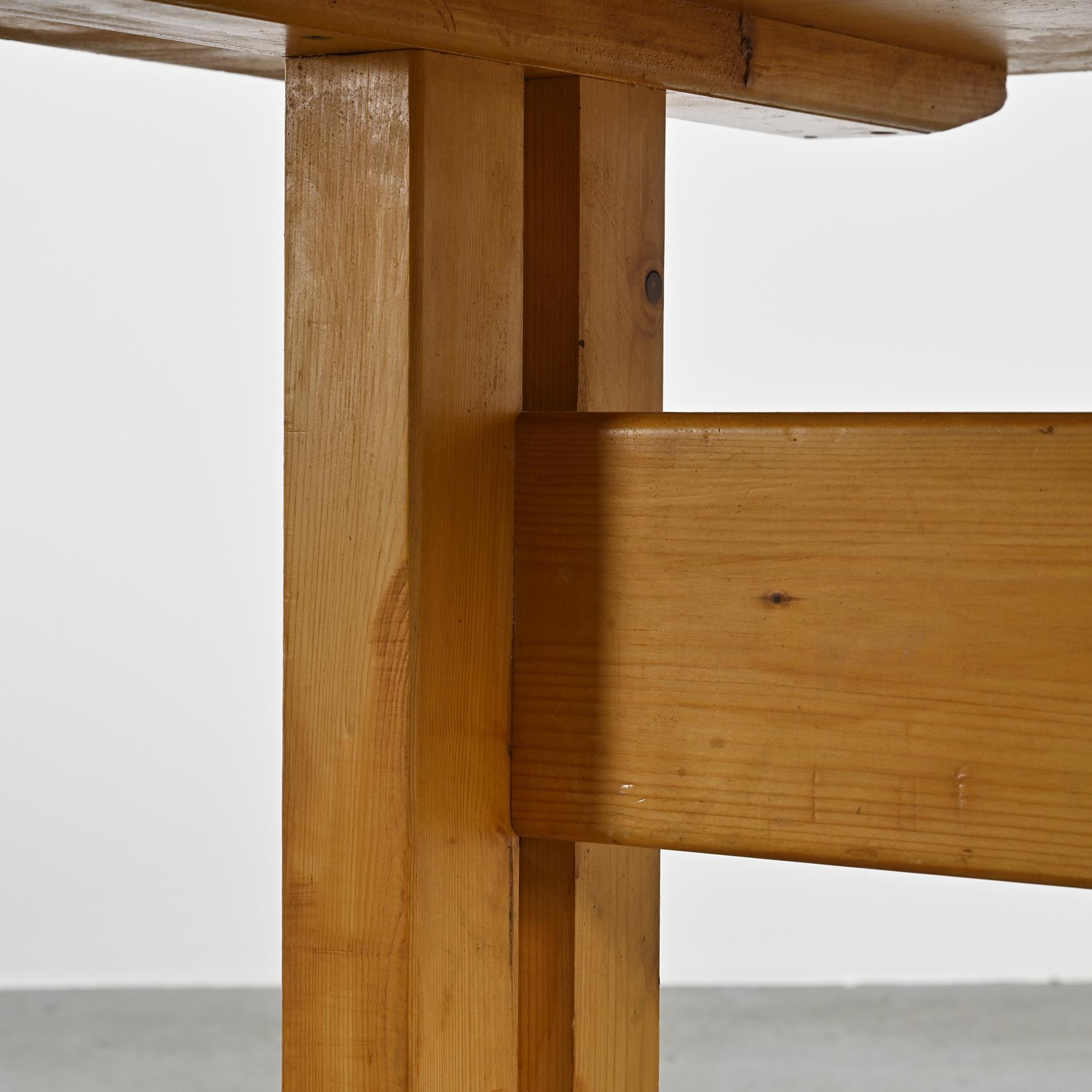 Solid Pine Dining Table, Les Arcs, France 1975 (20. Jahrhundert) im Angebot