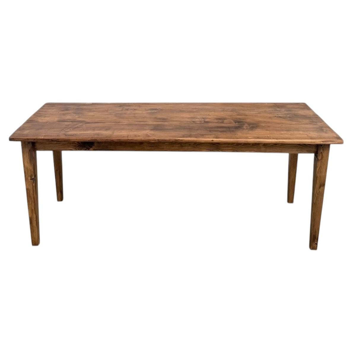Bauernhoftisch aus massiver Kiefer, Spindelbeine, Frankreich, 1950er Jahre im Angebot