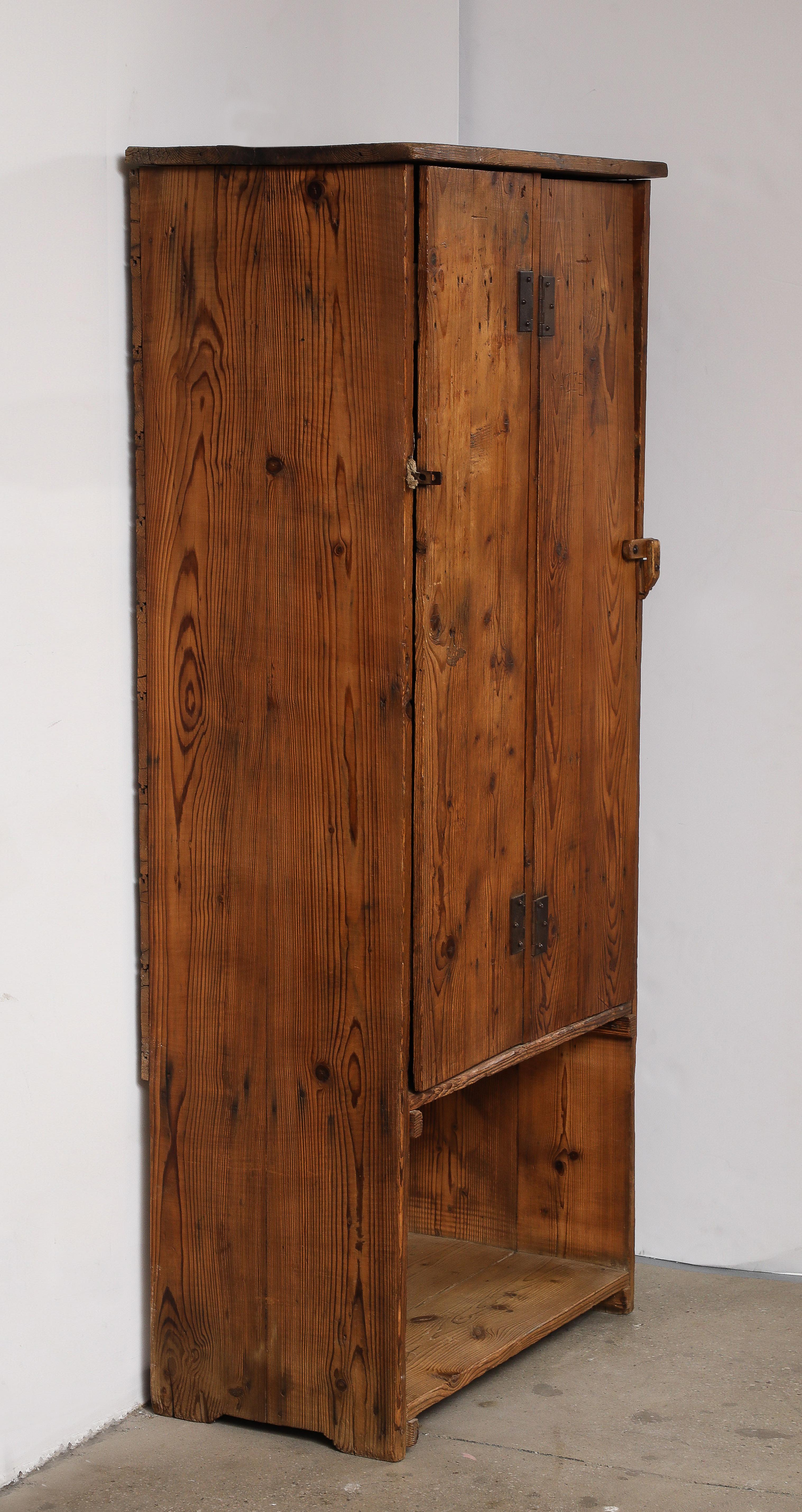 Solid Pine Handmade Cabinet, Auvergnat, France, 1945 For Sale 7
