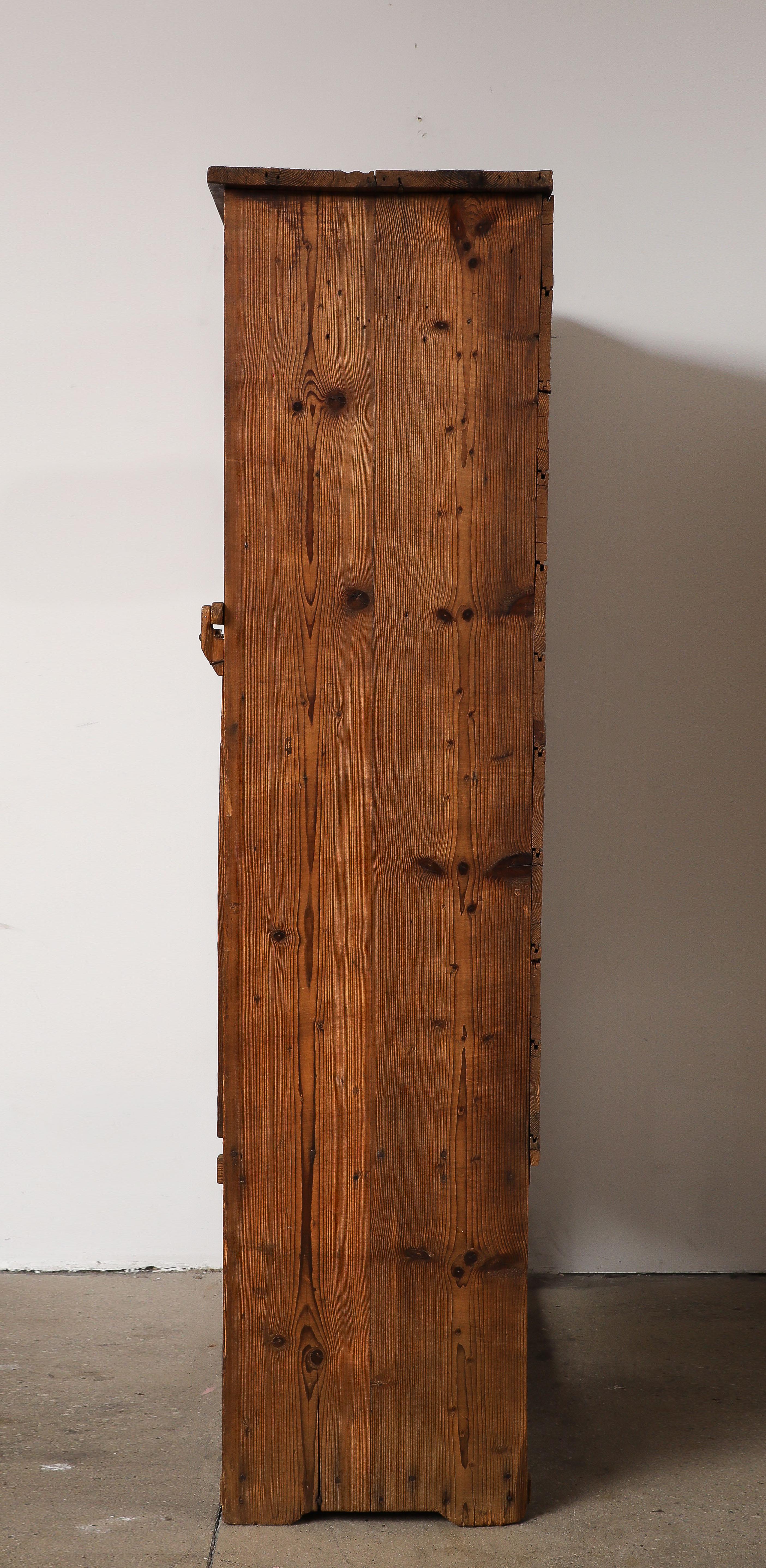 Solid Pine Handmade Cabinet, Auvergnat, France, 1945 For Sale 10