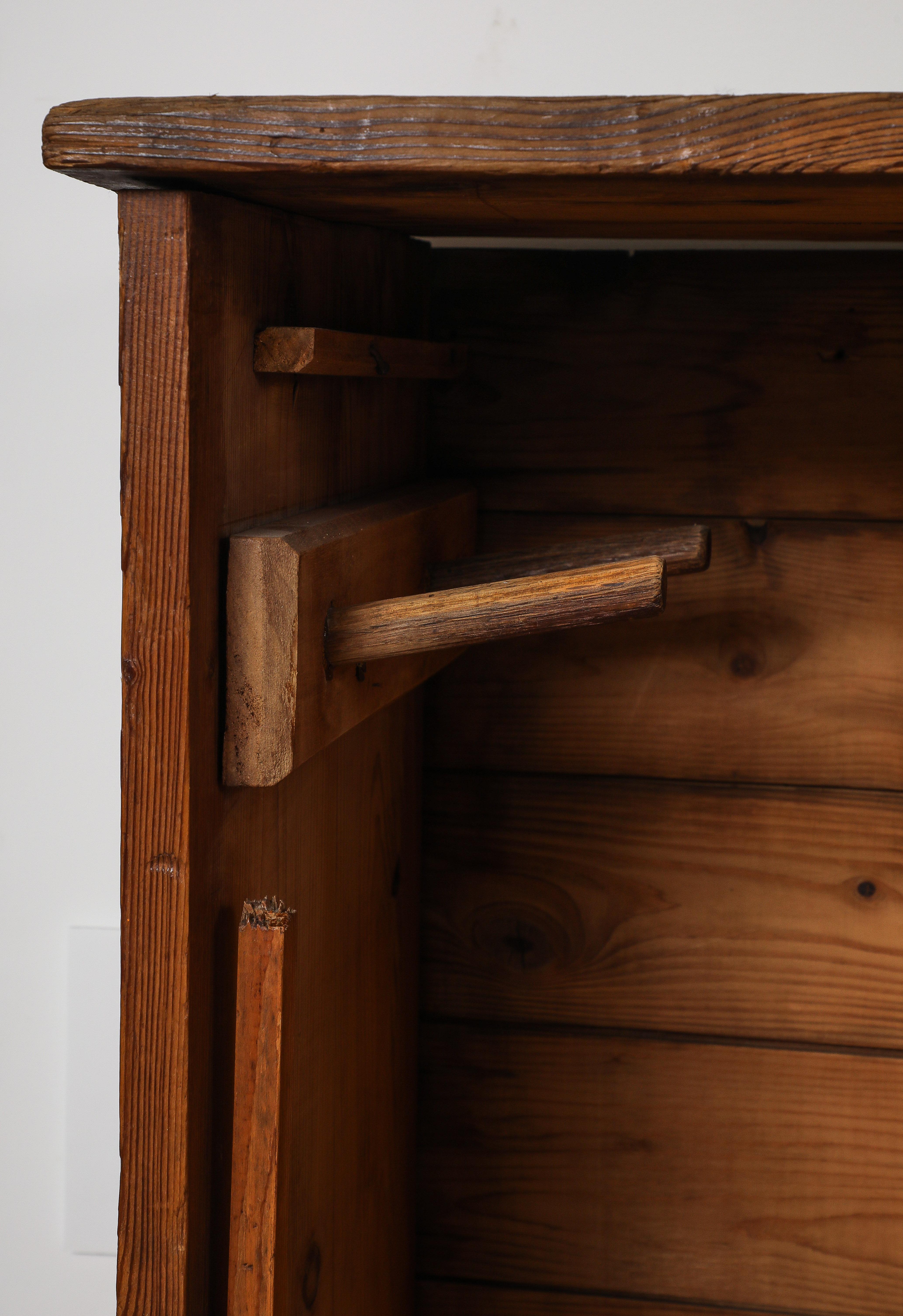 Solid Pine Handmade Cabinet, Auvergnat, France, 1945 For Sale 3