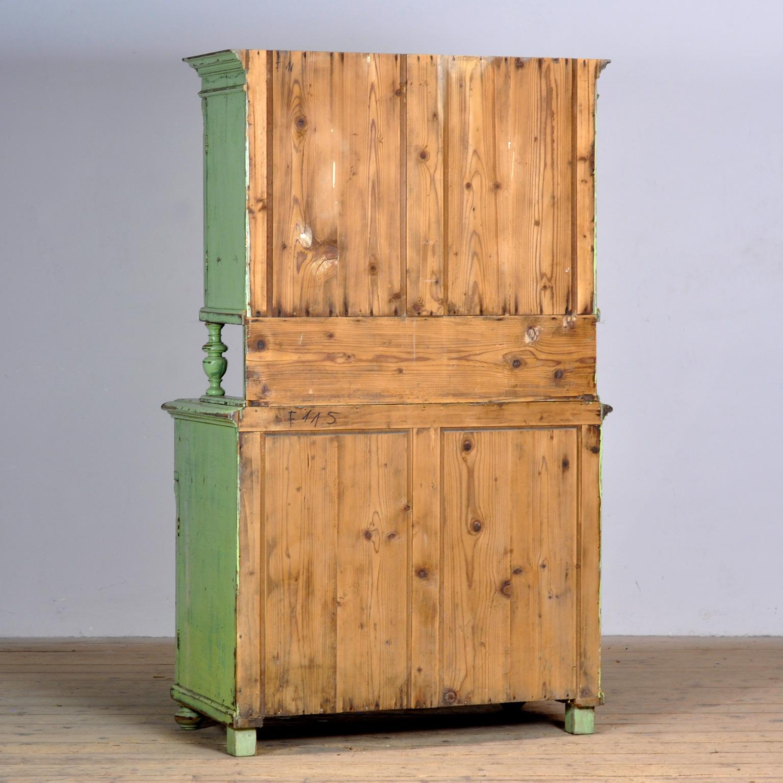 Küchenschrank aus massivem Kiefernholz, 1900er Jahre im Angebot 9