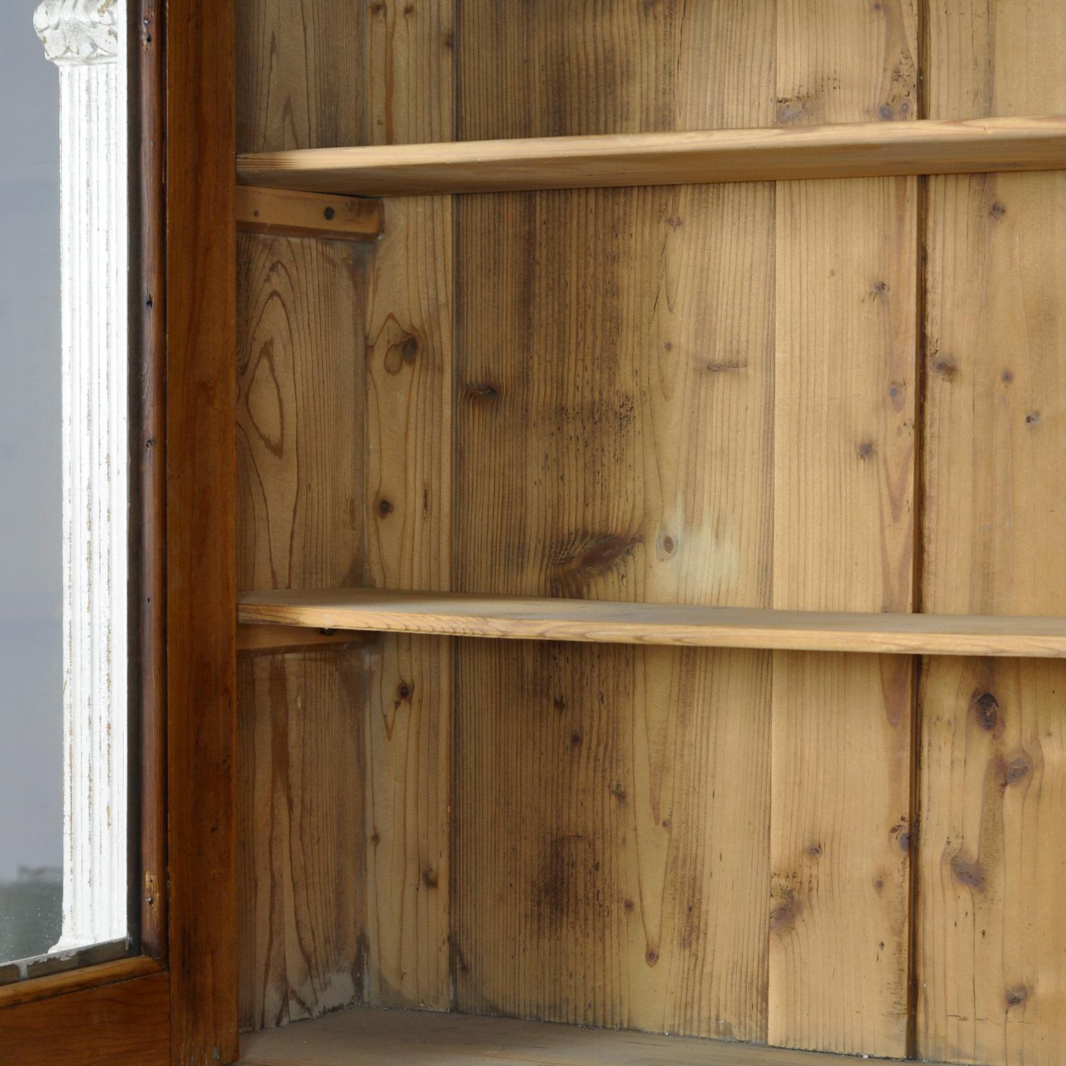 Solid Pine Kitchen Cupboard, 1920's In Good Condition In Amsterdam, Noord Holland