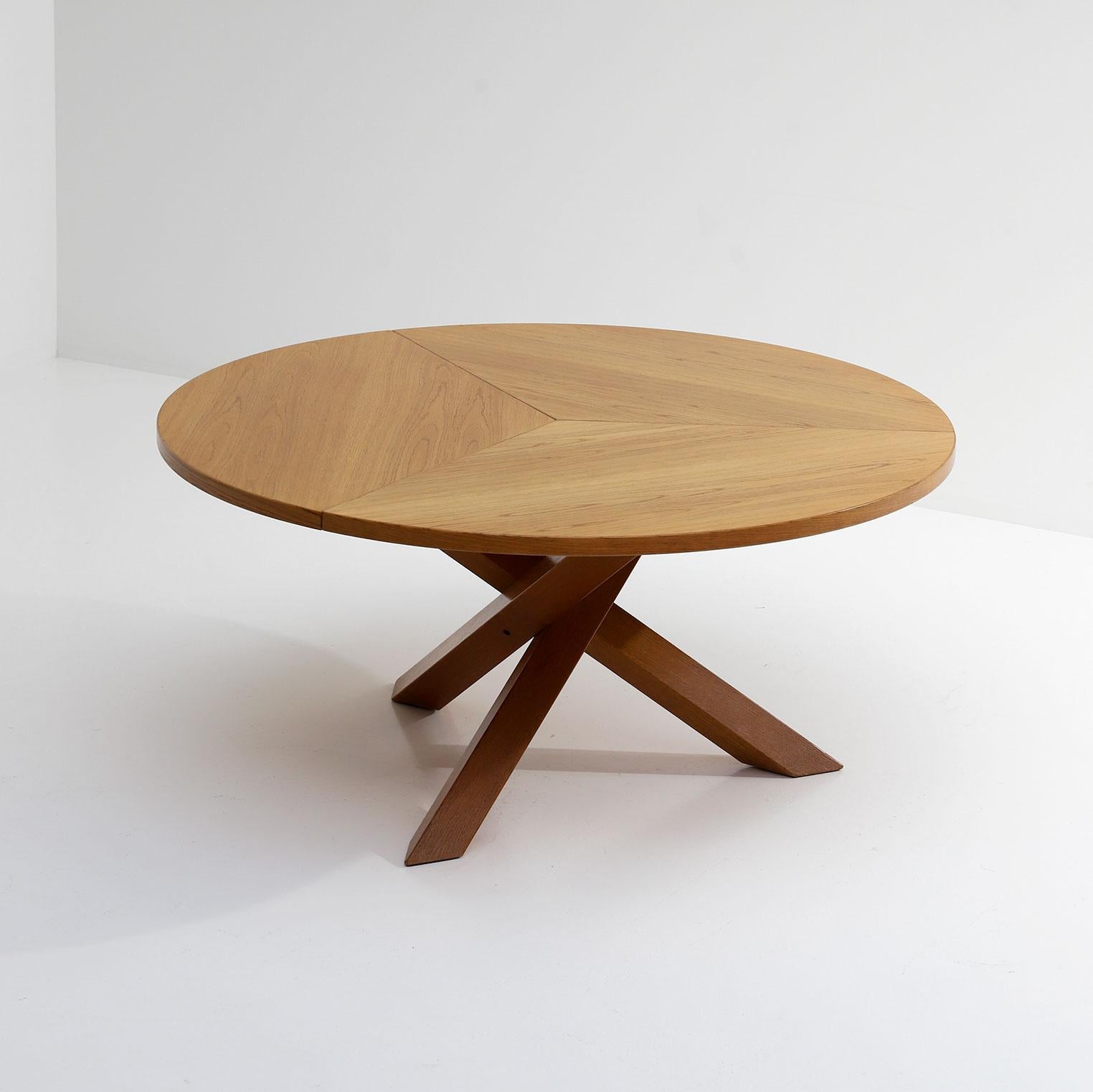 pine round table