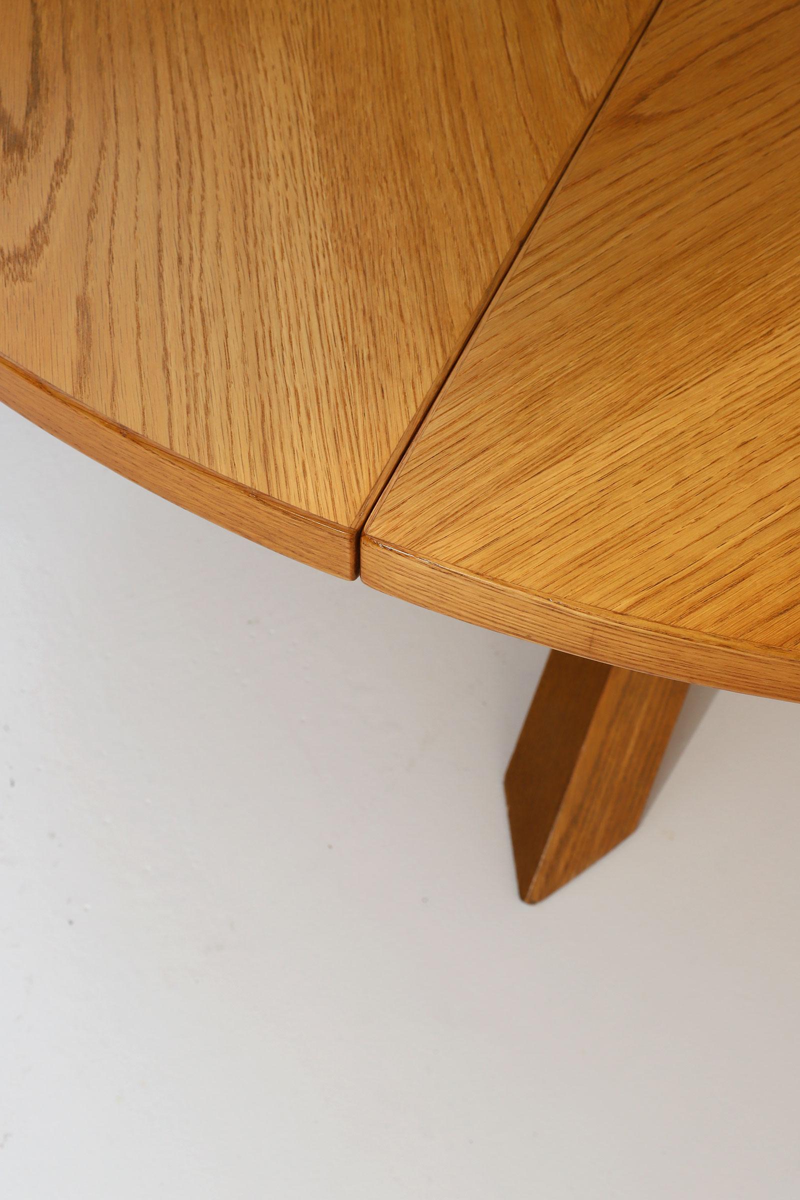 Dutch Solid Pine Round Dining Table by Gerard Geytenbeek