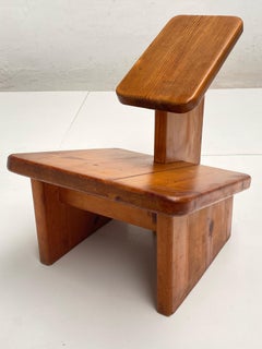 Taburete ergonómico escandinavo de pino macizo de los años 70