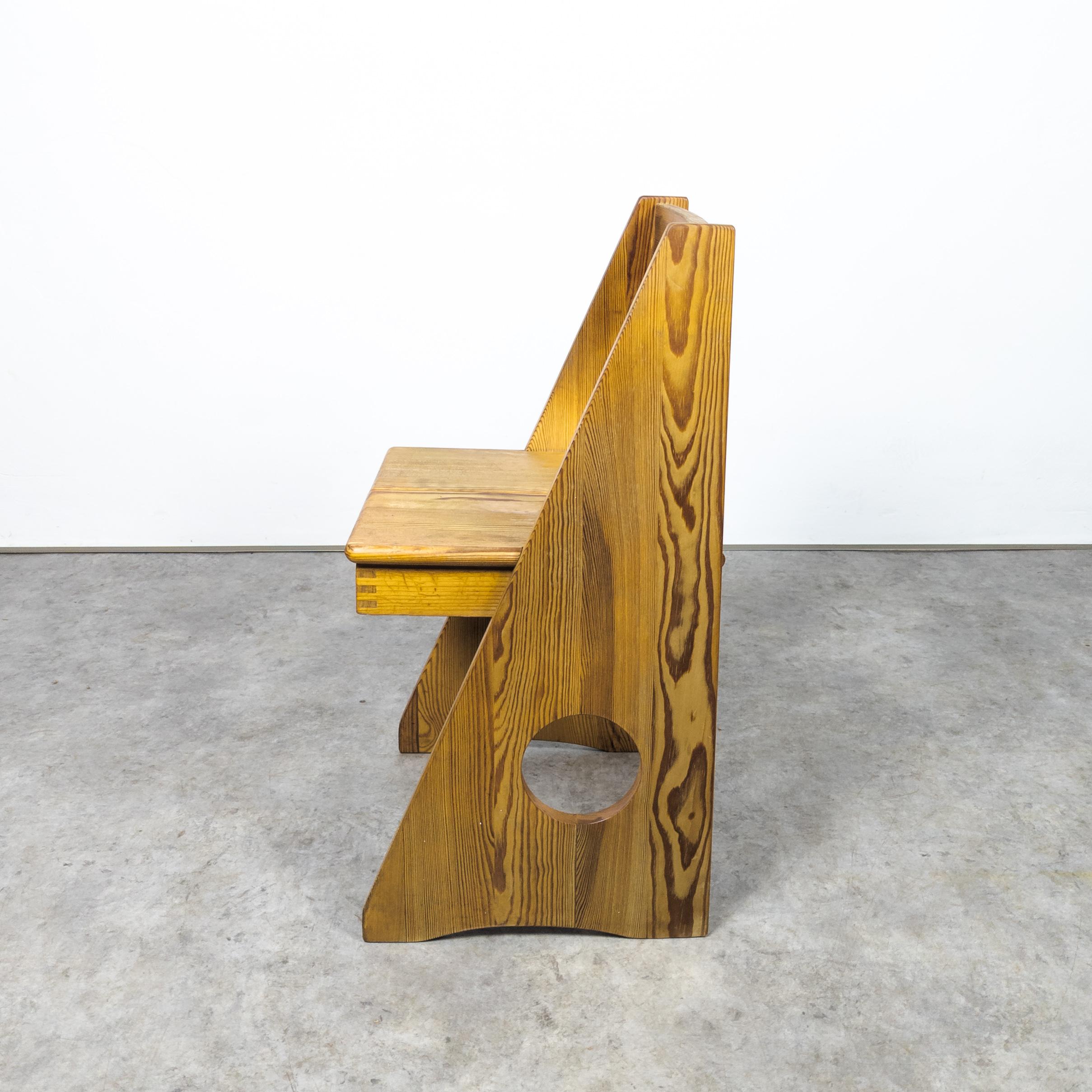 Pin Chaise sculpturale Gilbert Marklund pour Furusnickarn en vente