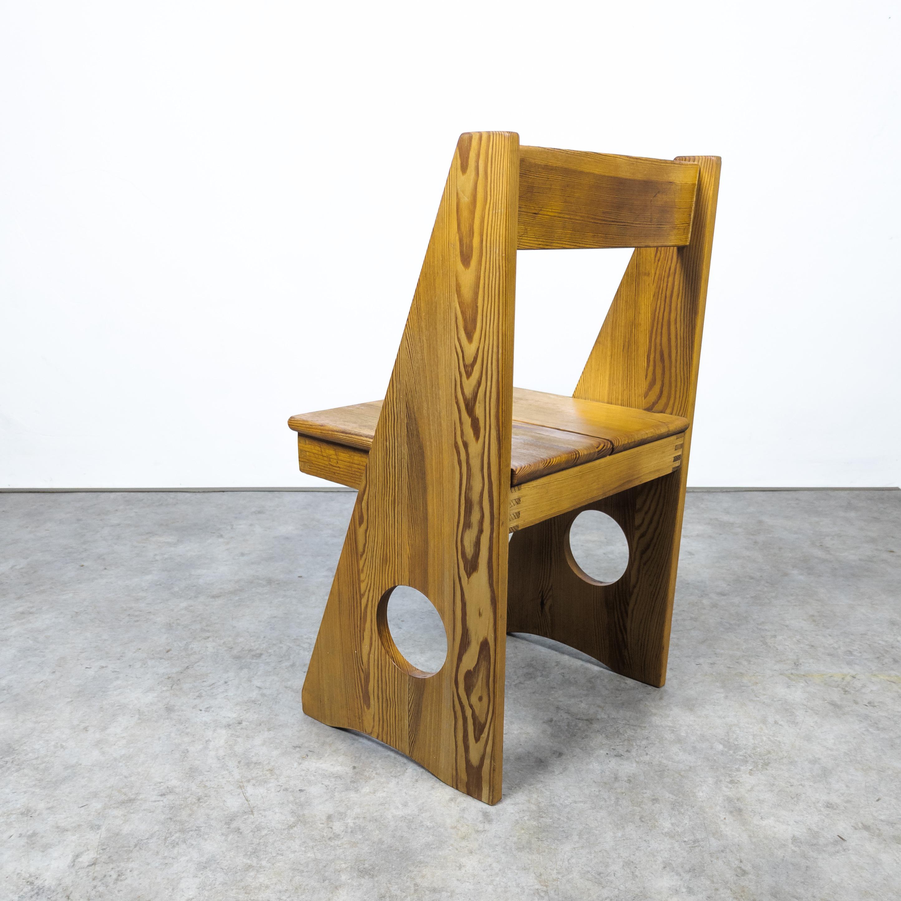 Solid pine sculptural chair by Gilbert Marklund for Furusnickarn For Sale 1
